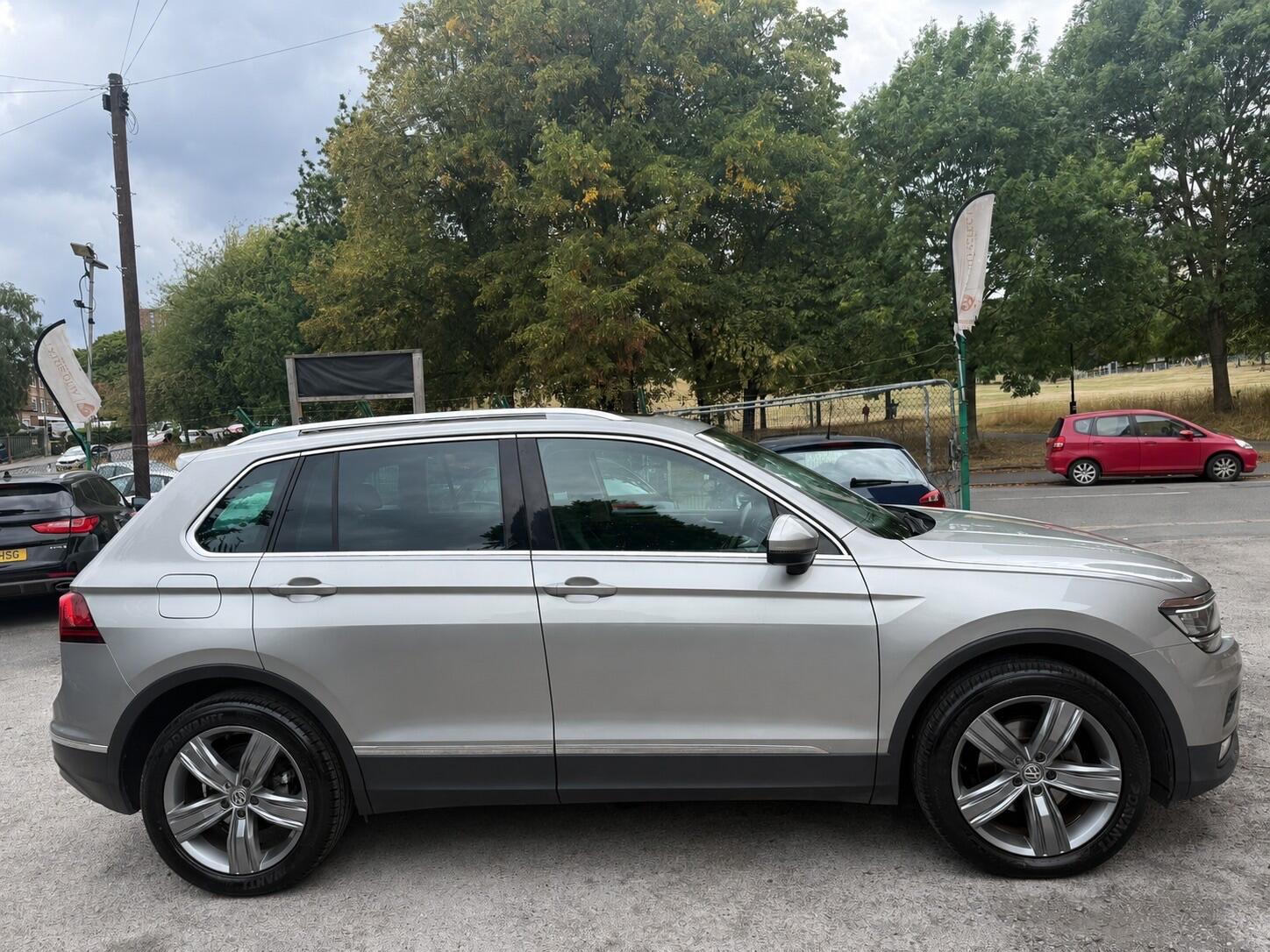 Volkswagen Tiguan - Image 8