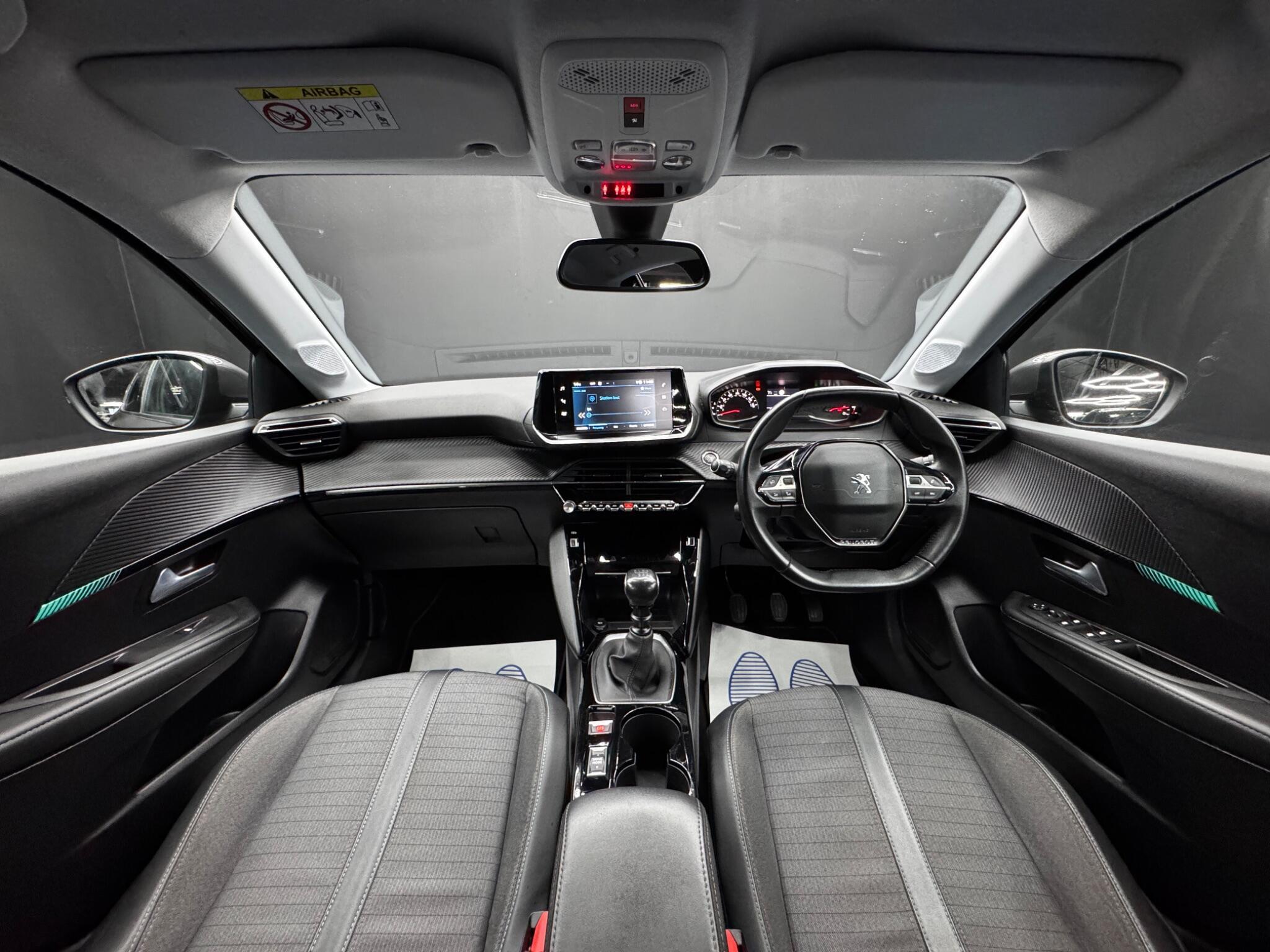 Peugeot 208 - Image 17