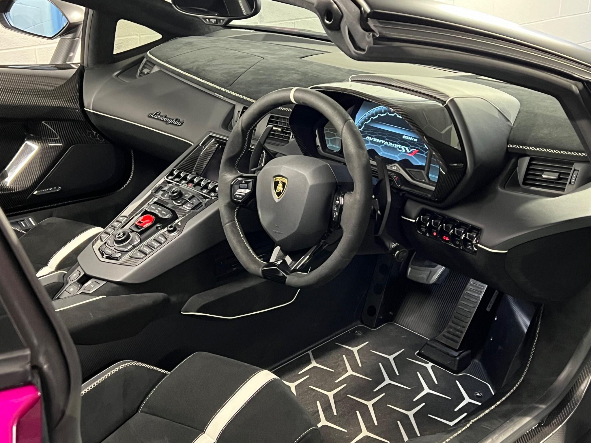 Lamborghini Aventador - Image 8