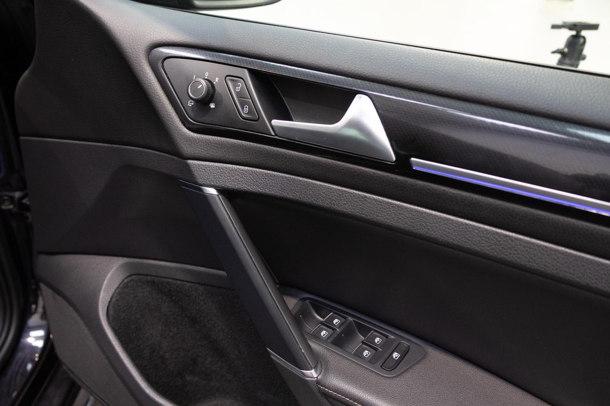 Volkswagen Golf - Image 13