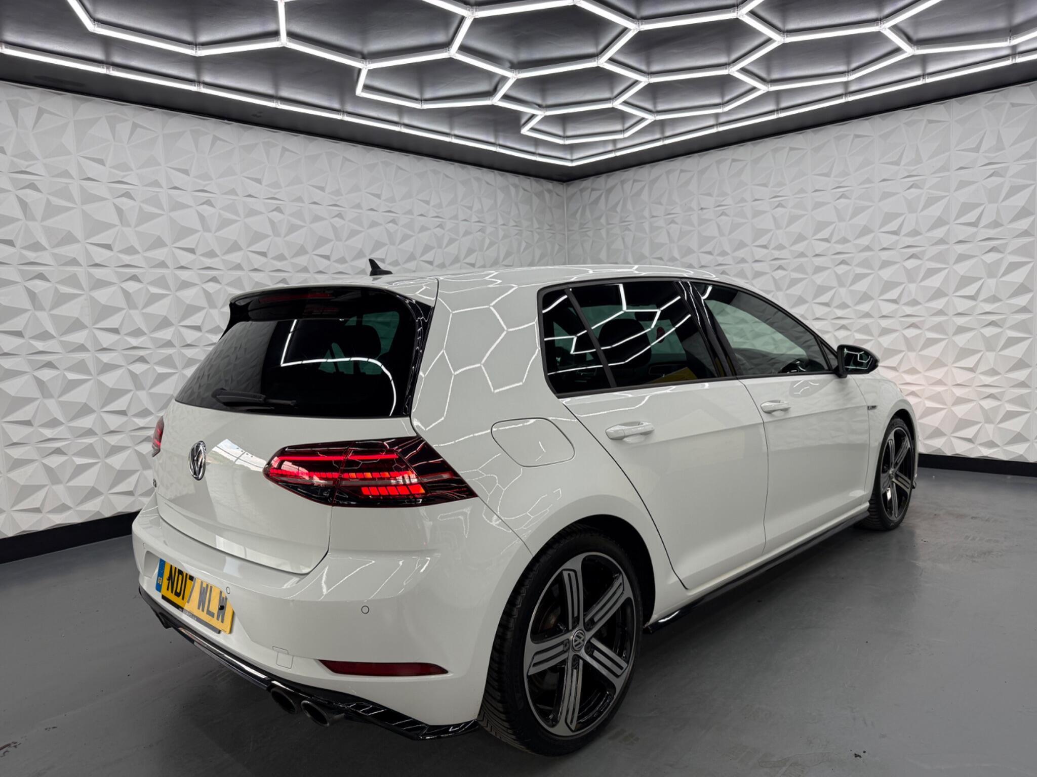 Volkswagen Golf - Image 14