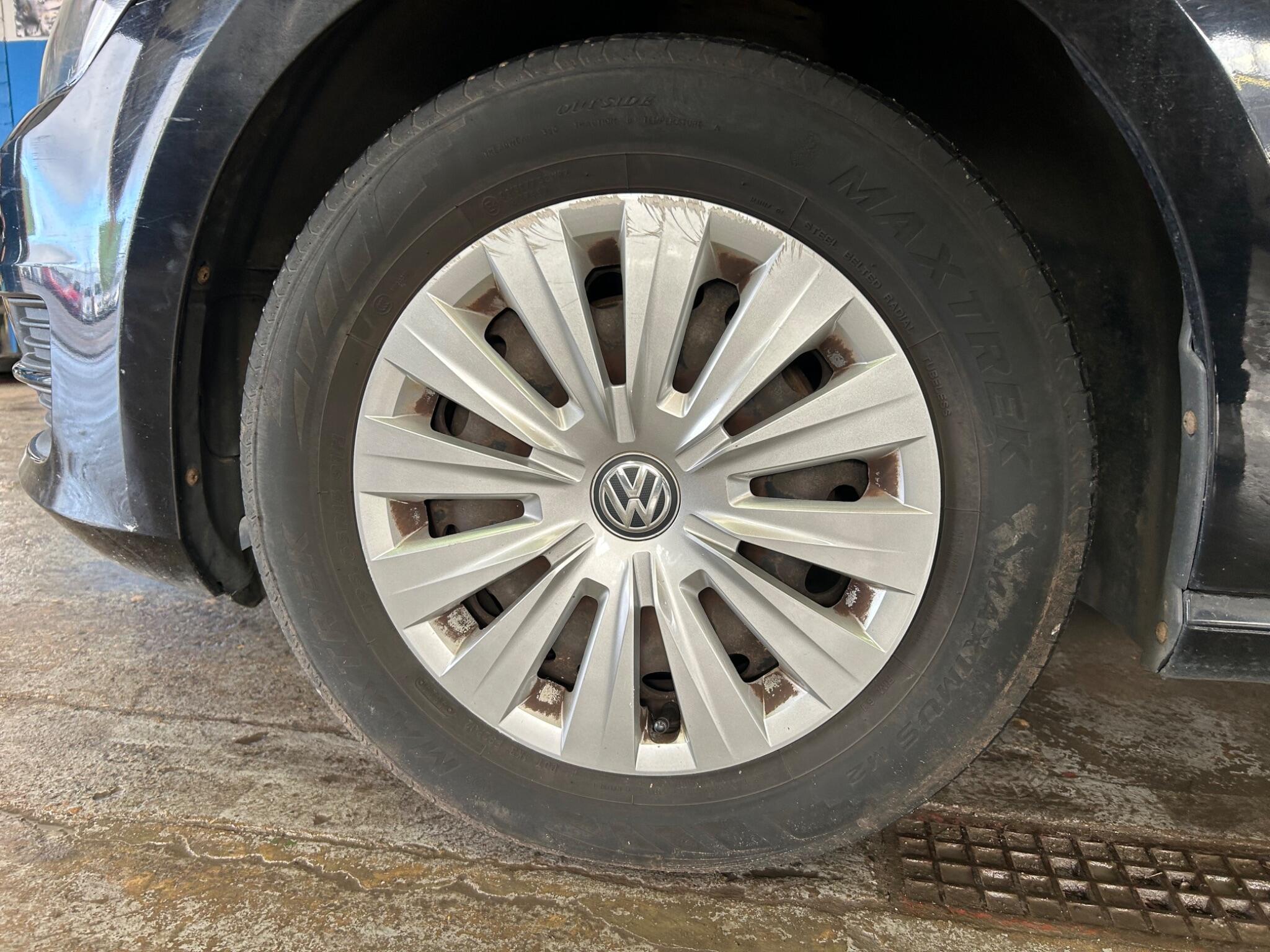 Volkswagen Golf - Image 23