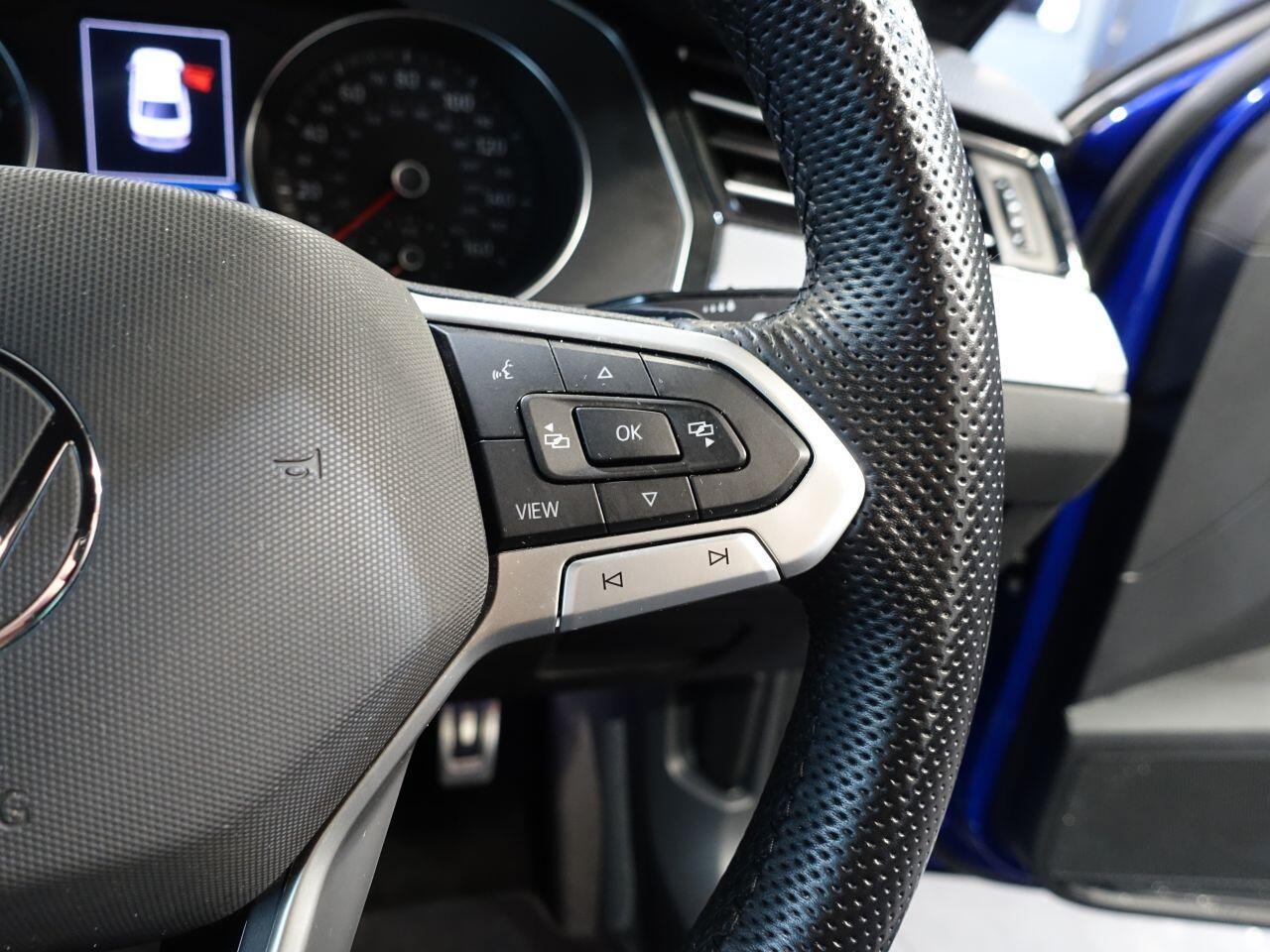 Volkswagen Passat - Image 28