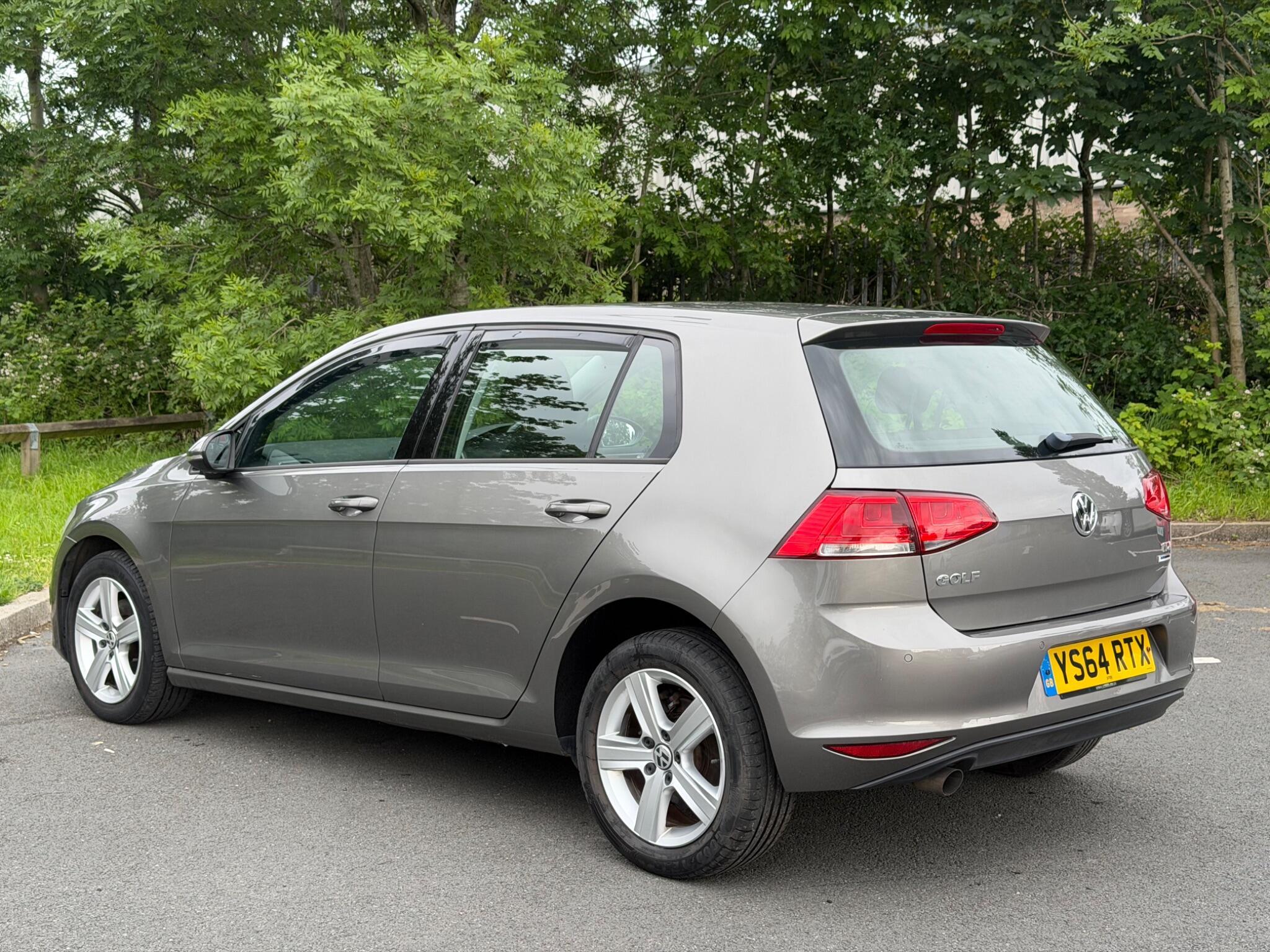 Volkswagen Golf - Image 4