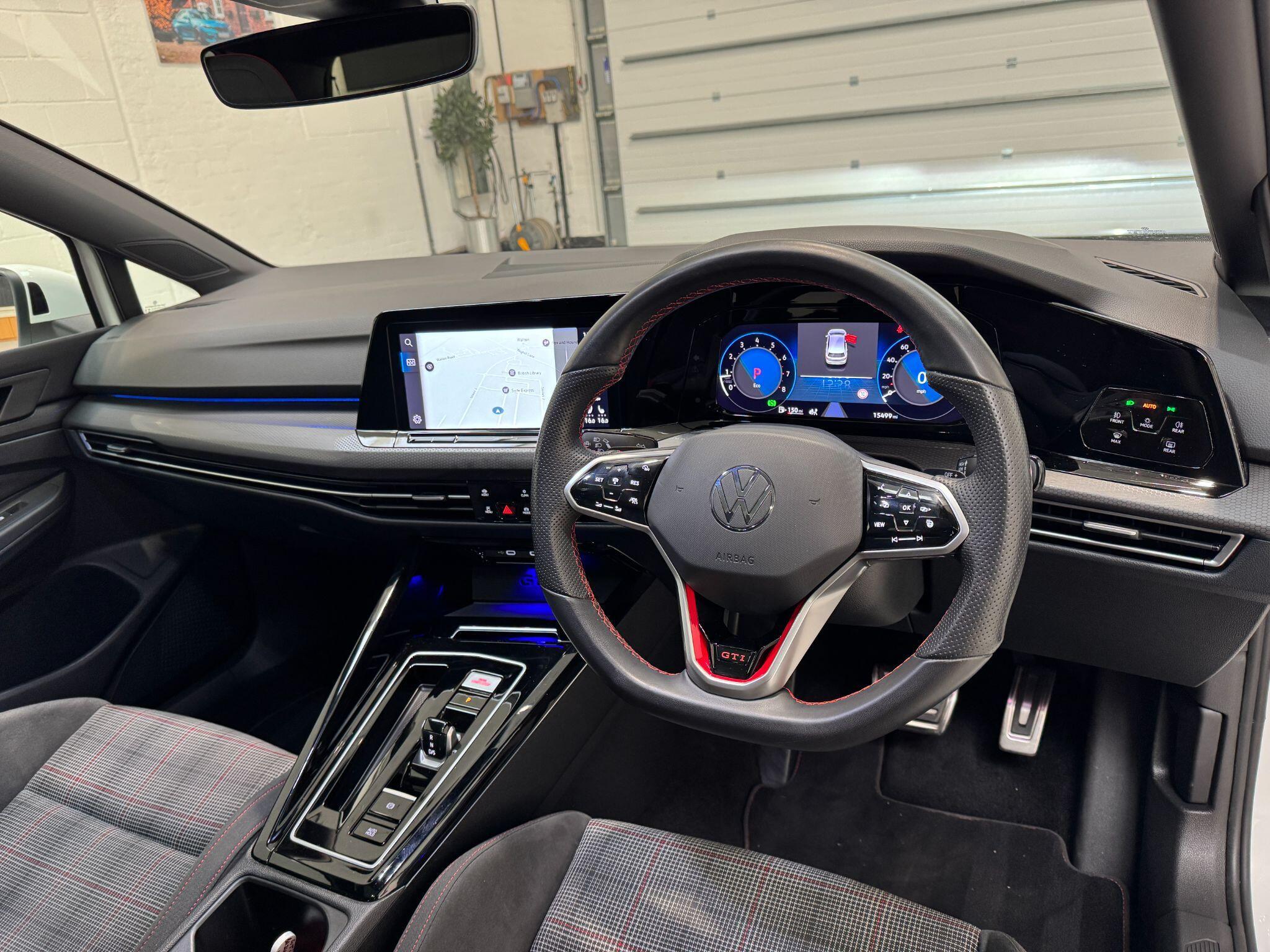 Volkswagen Golf - Image 16