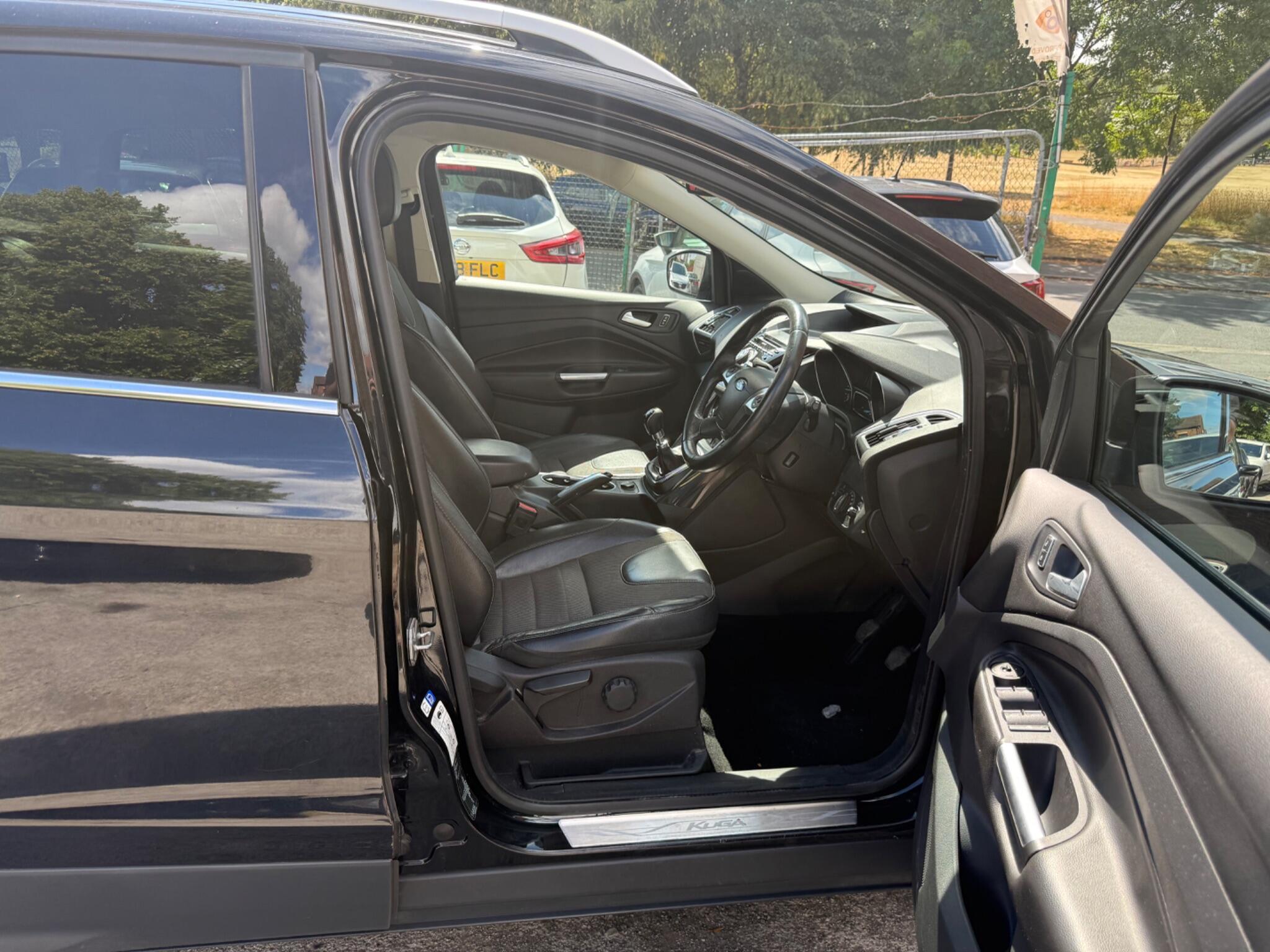 Ford Kuga - Image 17