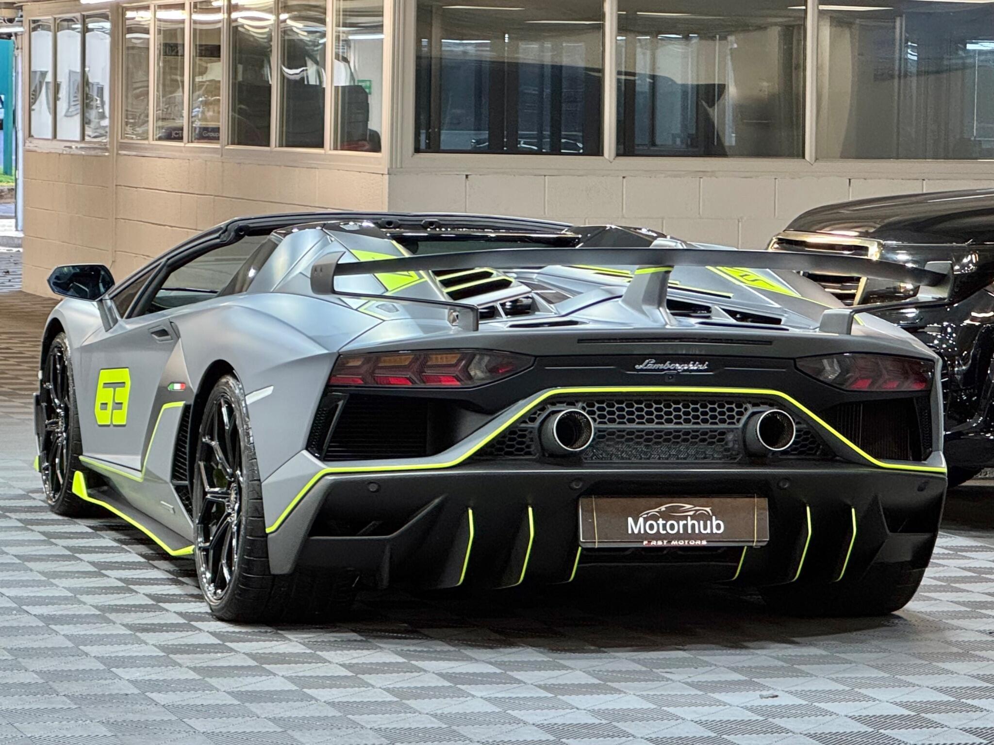 Lamborghini Aventador - Image 3