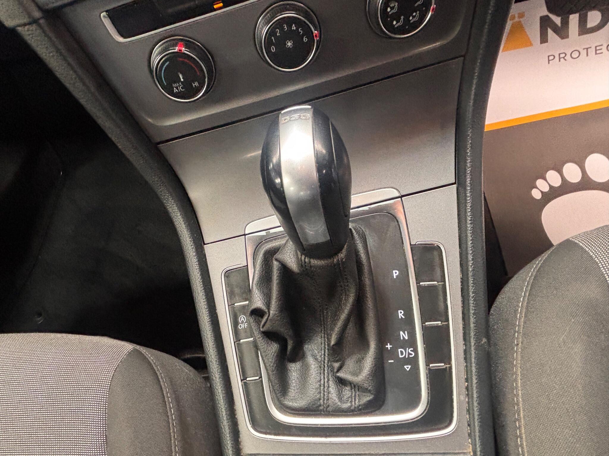 Volkswagen Golf - Image 18