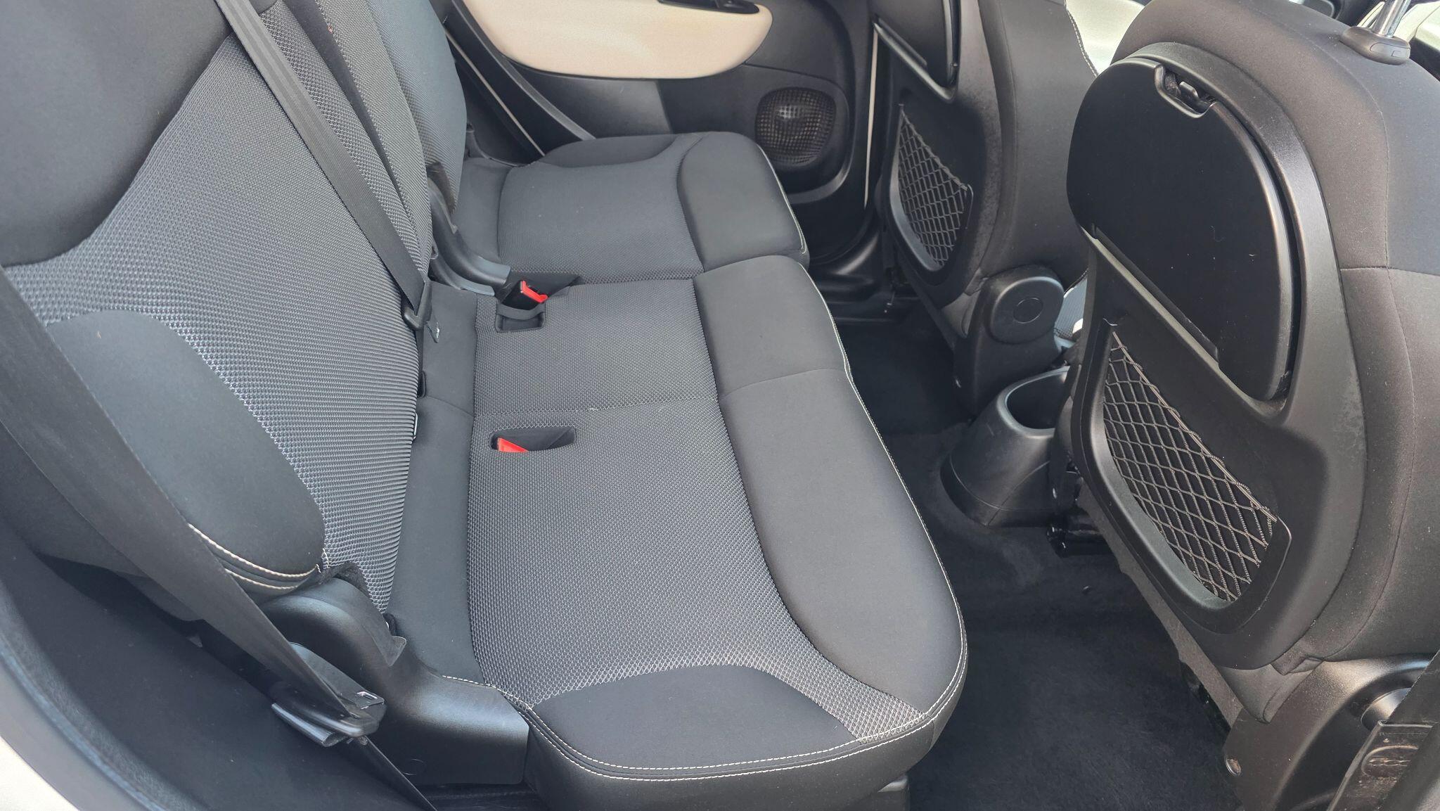 Fiat 500L - Image 35