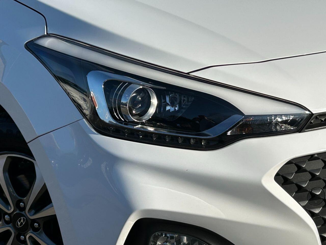 Hyundai i20 - Image 17