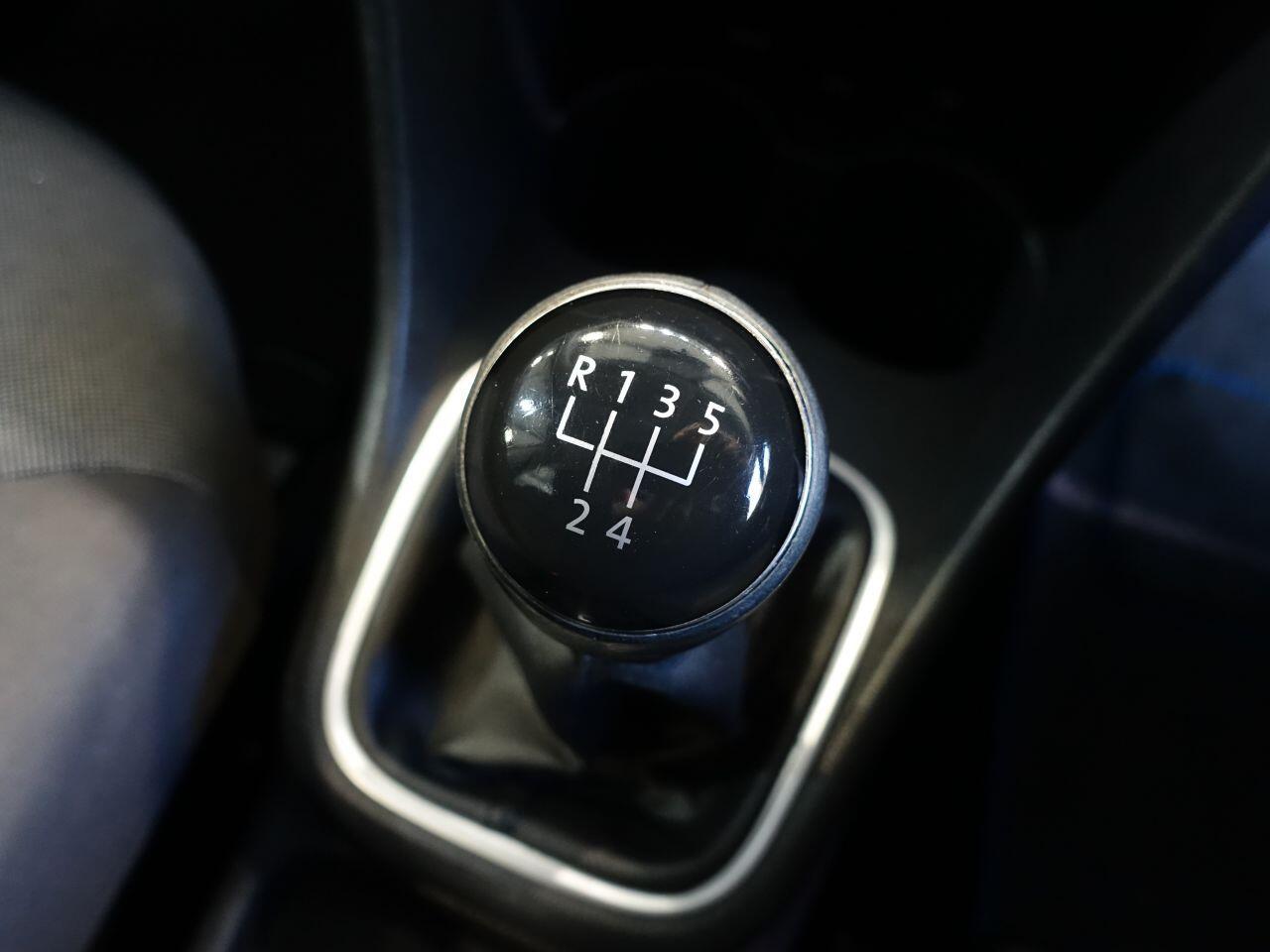 Volkswagen Polo - Image 21