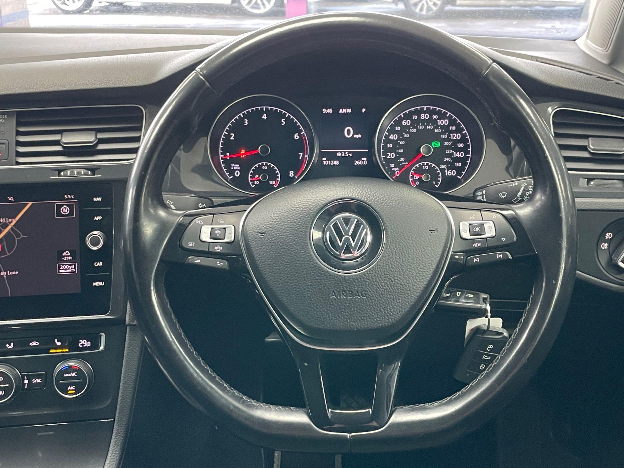 Volkswagen Golf - Image 35