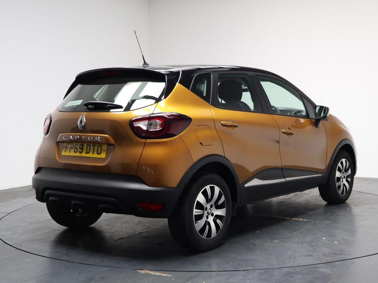 Renault Captur - Image 13