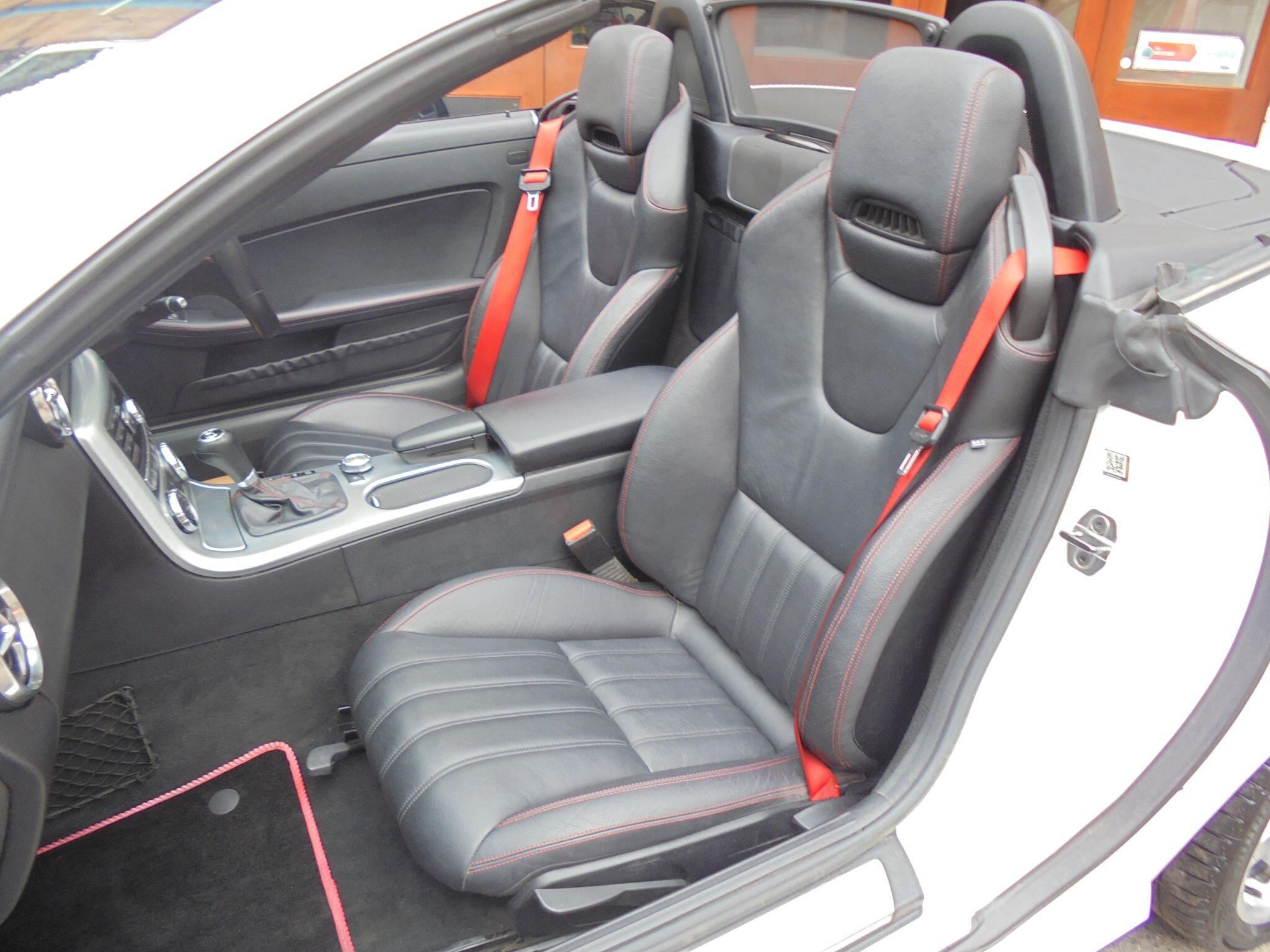 Mercedes SLK - Image 11