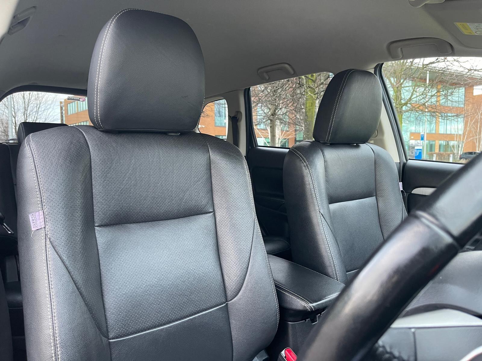 Mitsubishi Outlander - Image 19