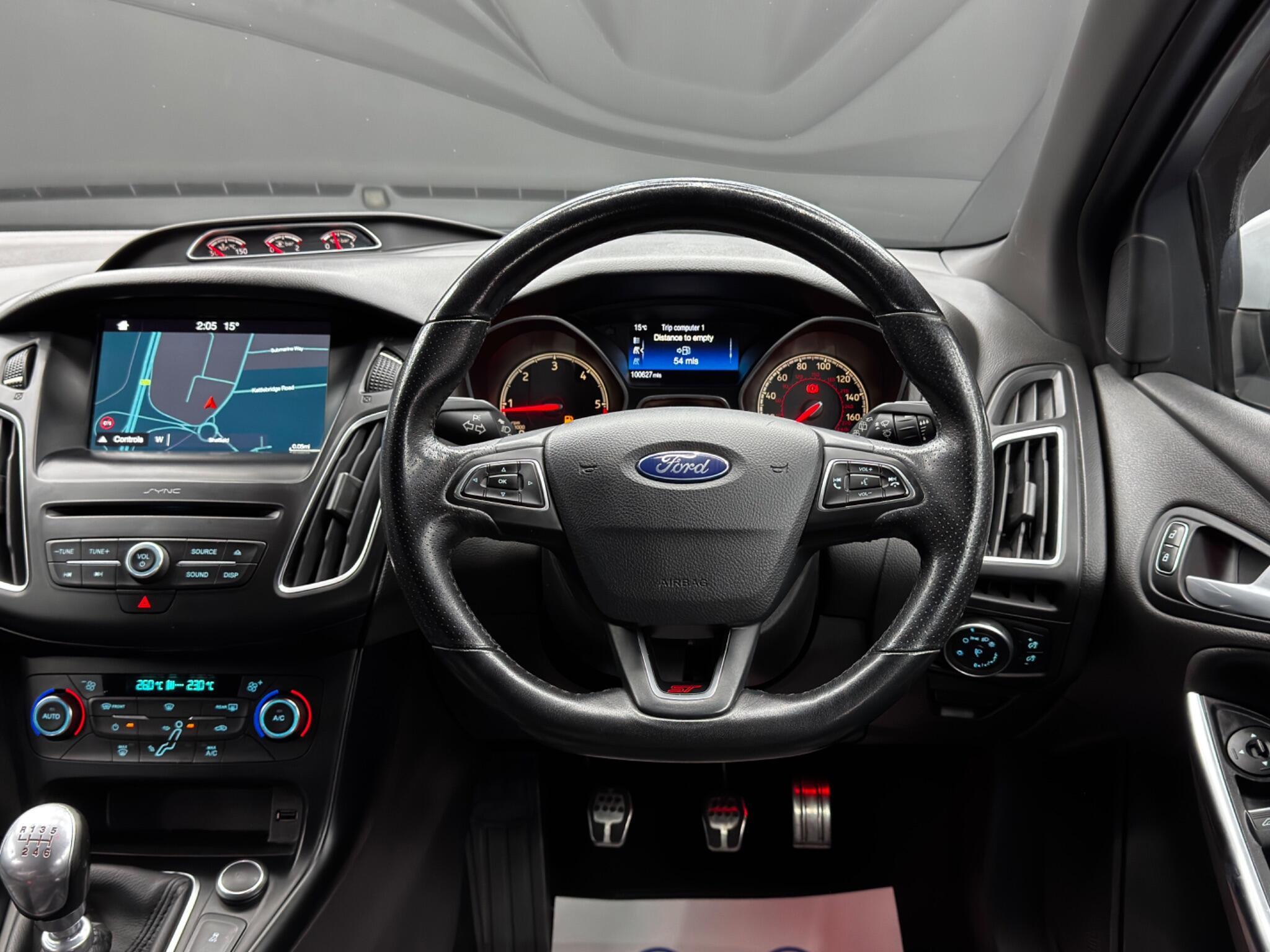 Ford Focus - Image 18