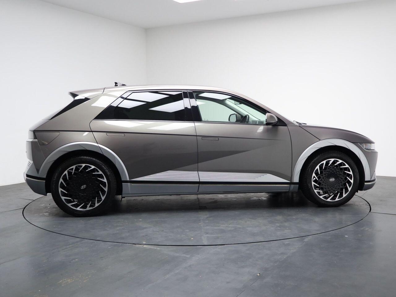Hyundai Ioniq 5 - Image 14