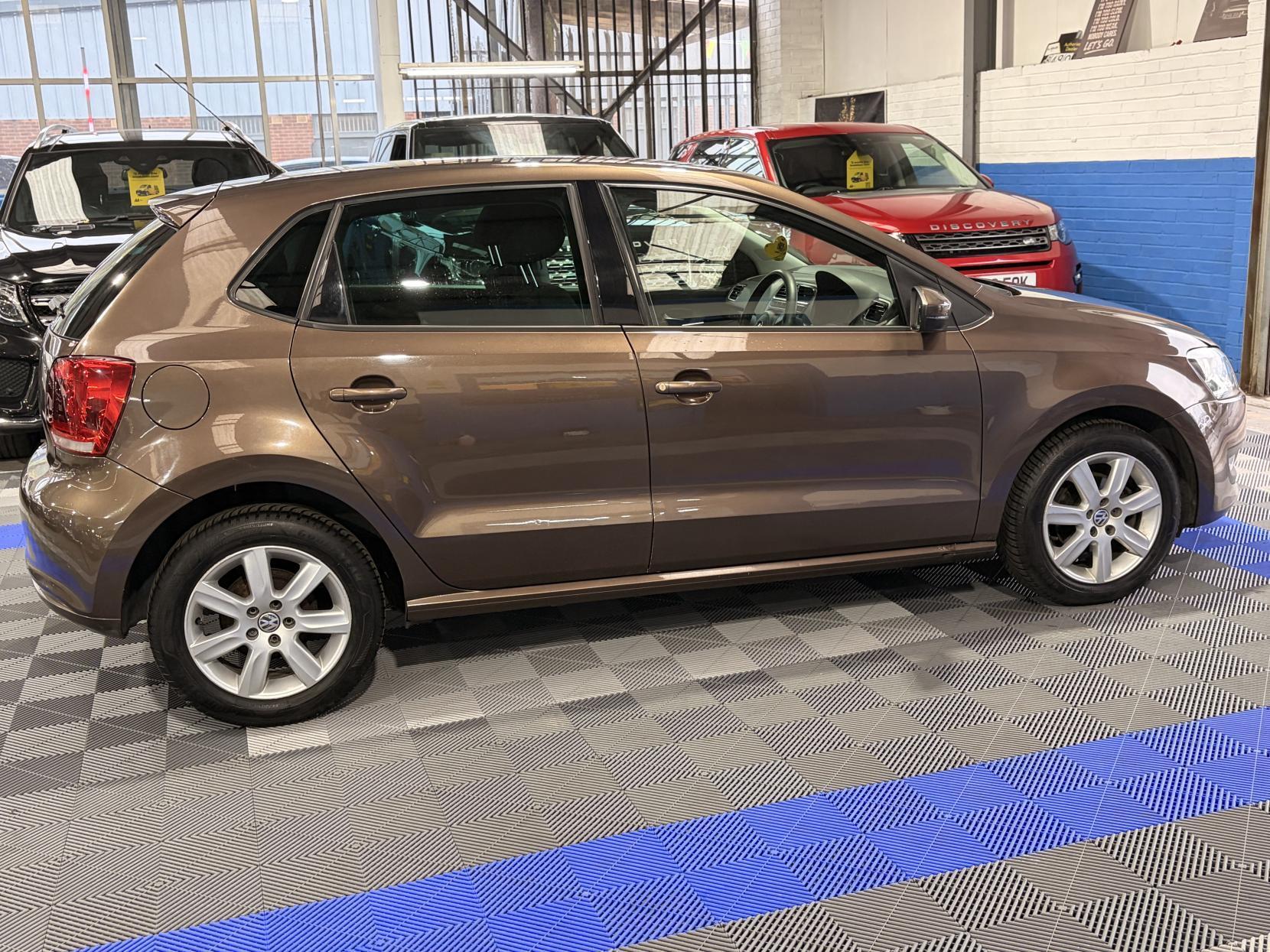 Volkswagen Polo - Image 8