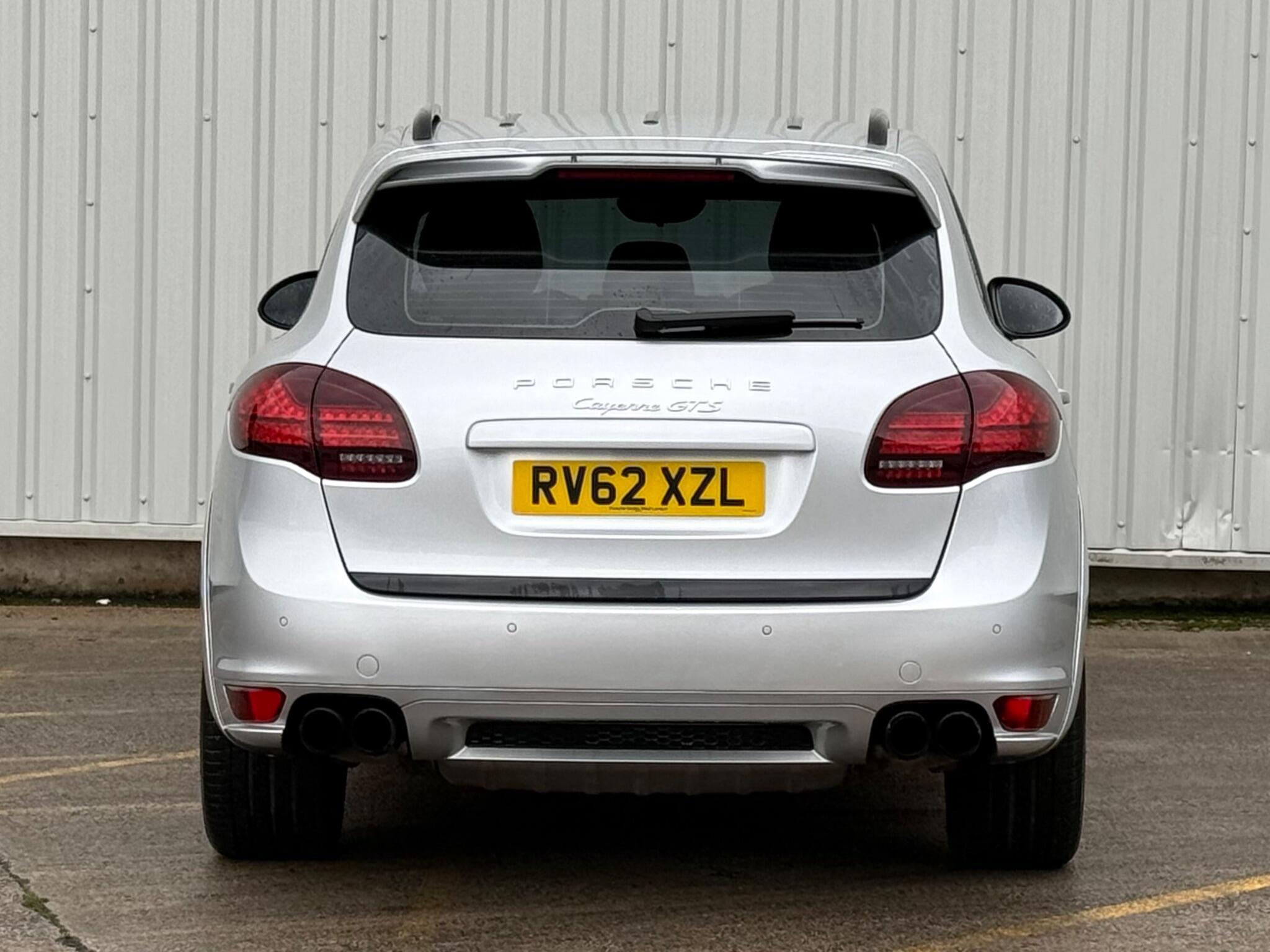 Porsche Cayenne - Image 15