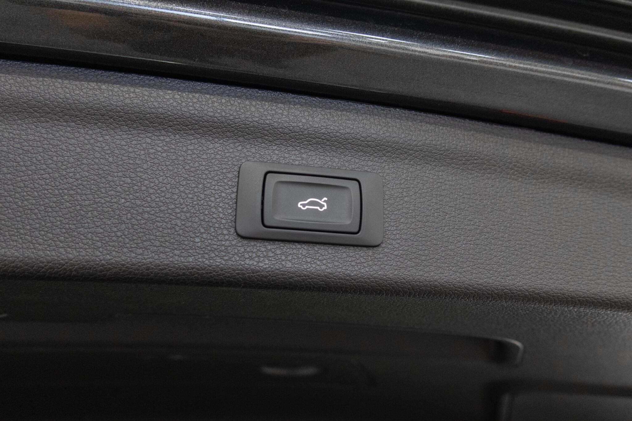Audi Q3 - Image 11