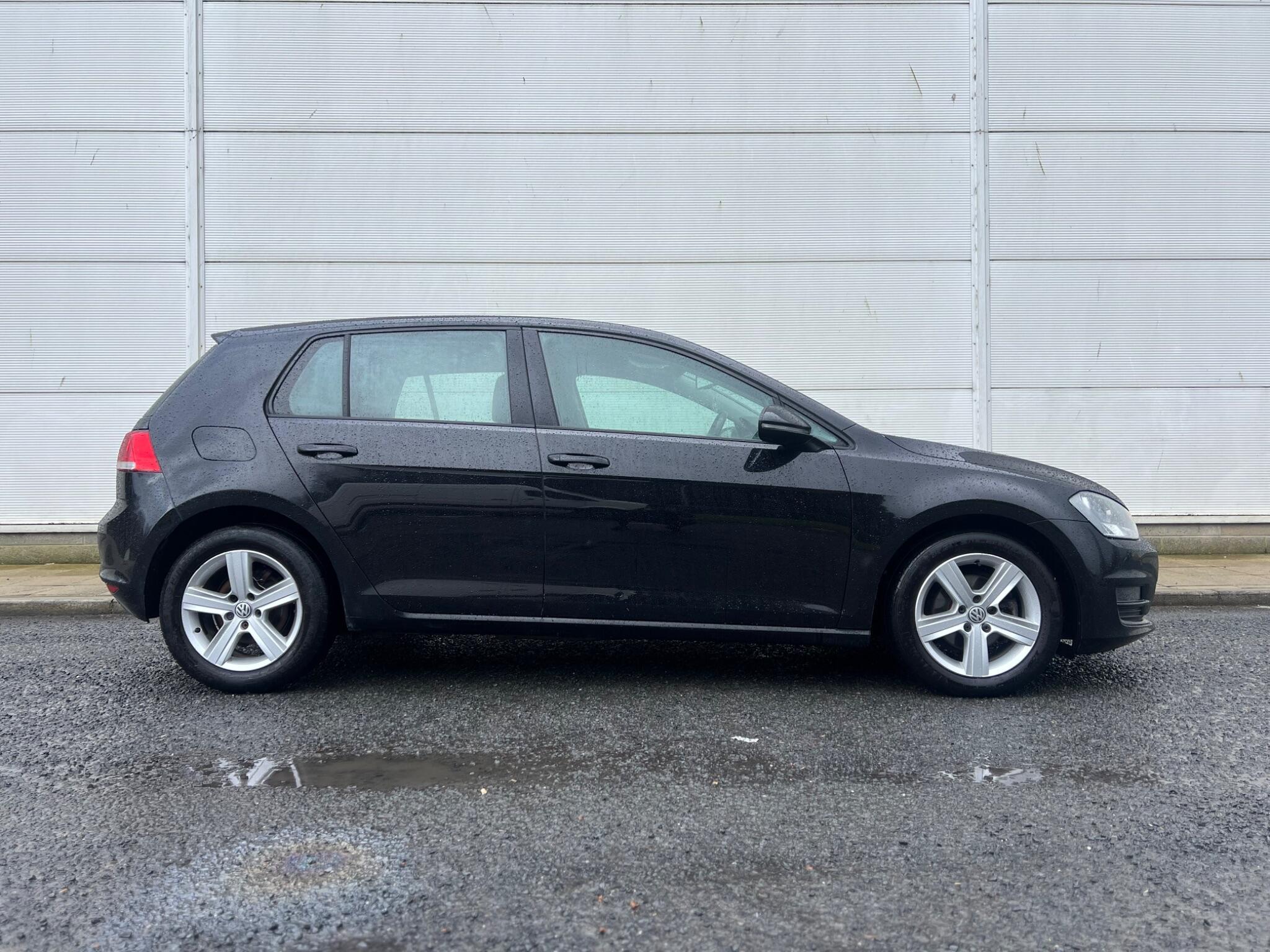 Volkswagen Golf - Image 29