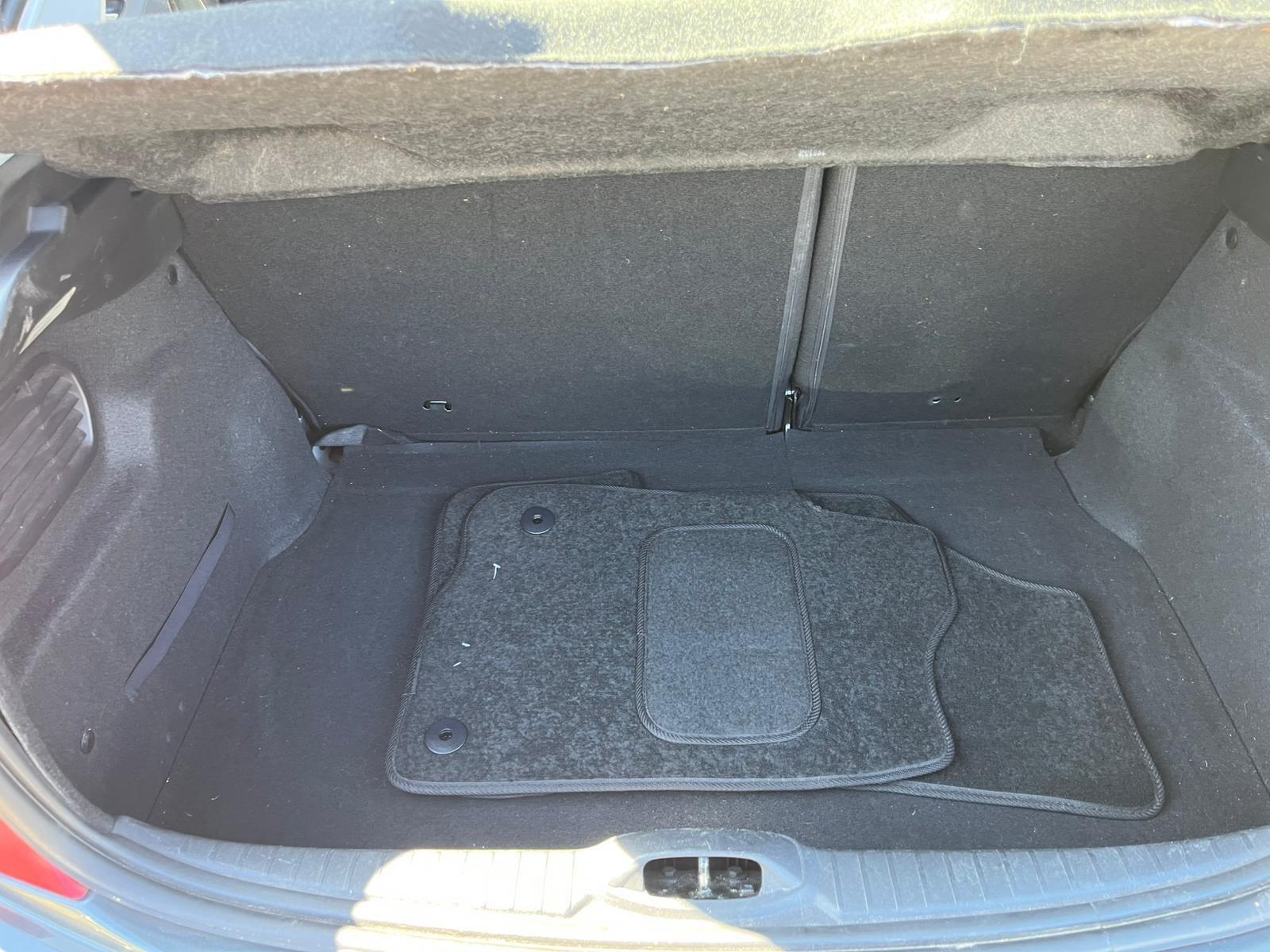 Peugeot 208 - Image 10