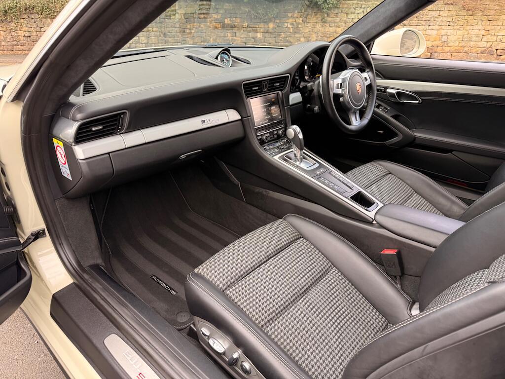 Porsche 911 - Image 68