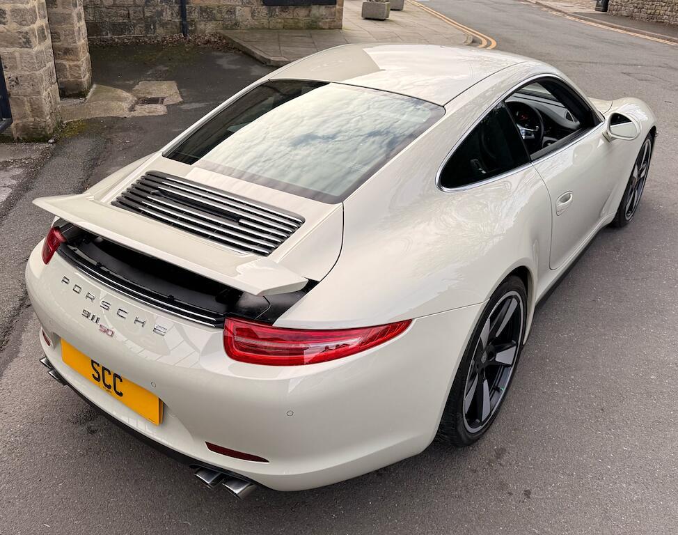 Porsche 911 - Image 19