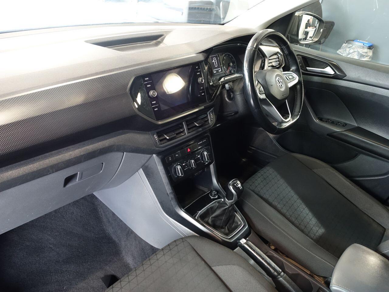 Volkswagen T-Cross - Image 11