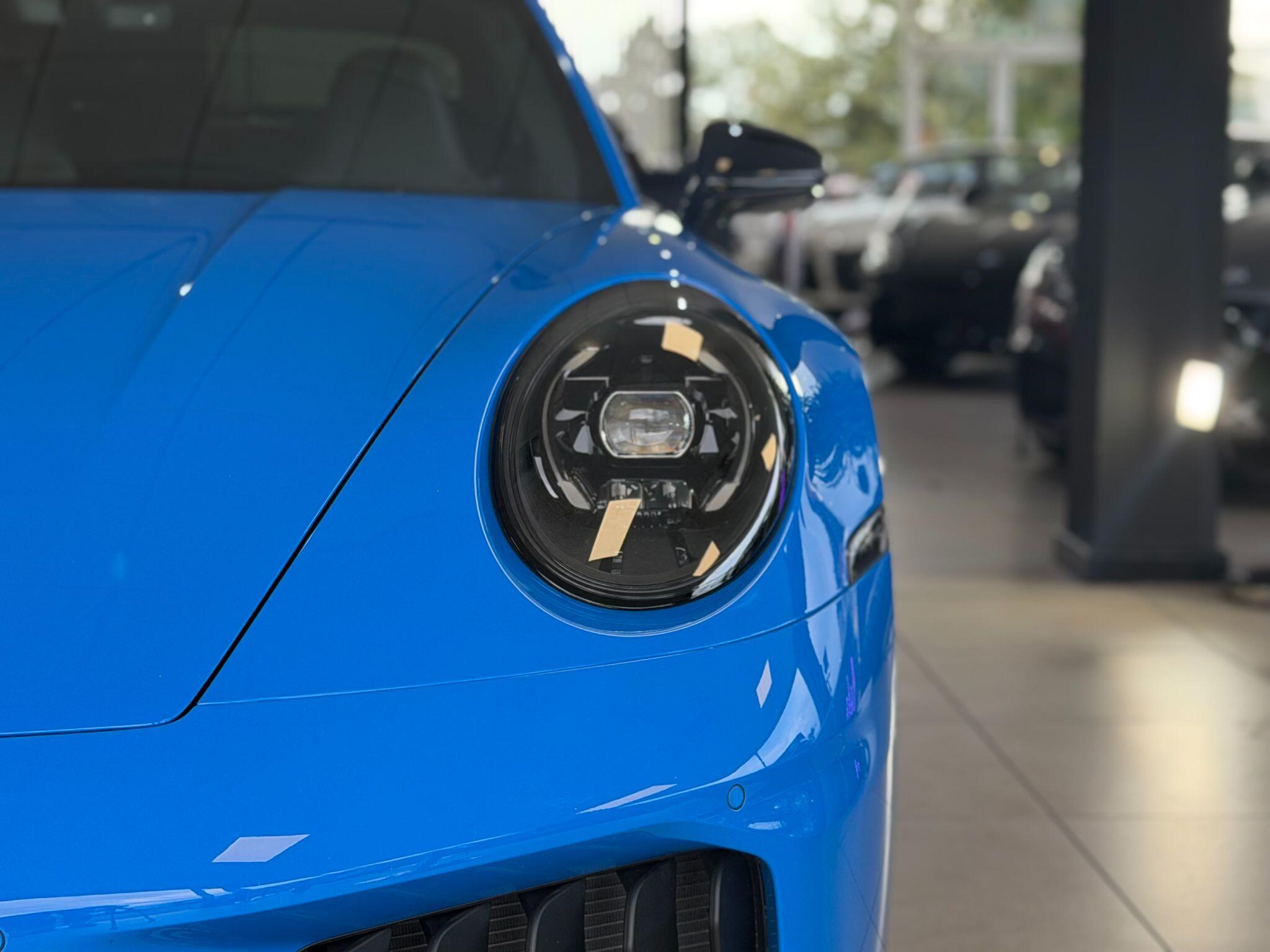 Porsche 911 - Image 9