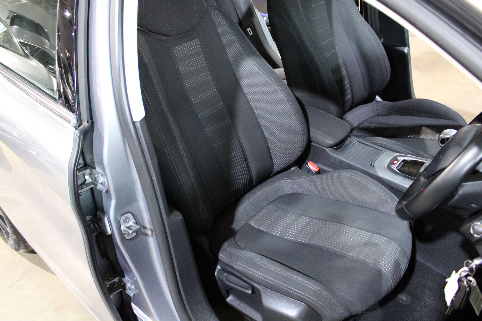 Peugeot 308 - Image 19