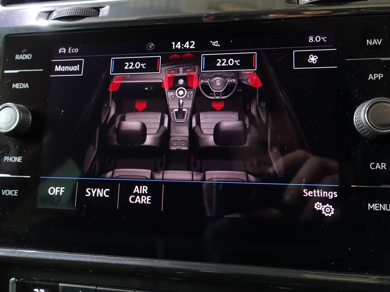 Volkswagen Golf - Image 35