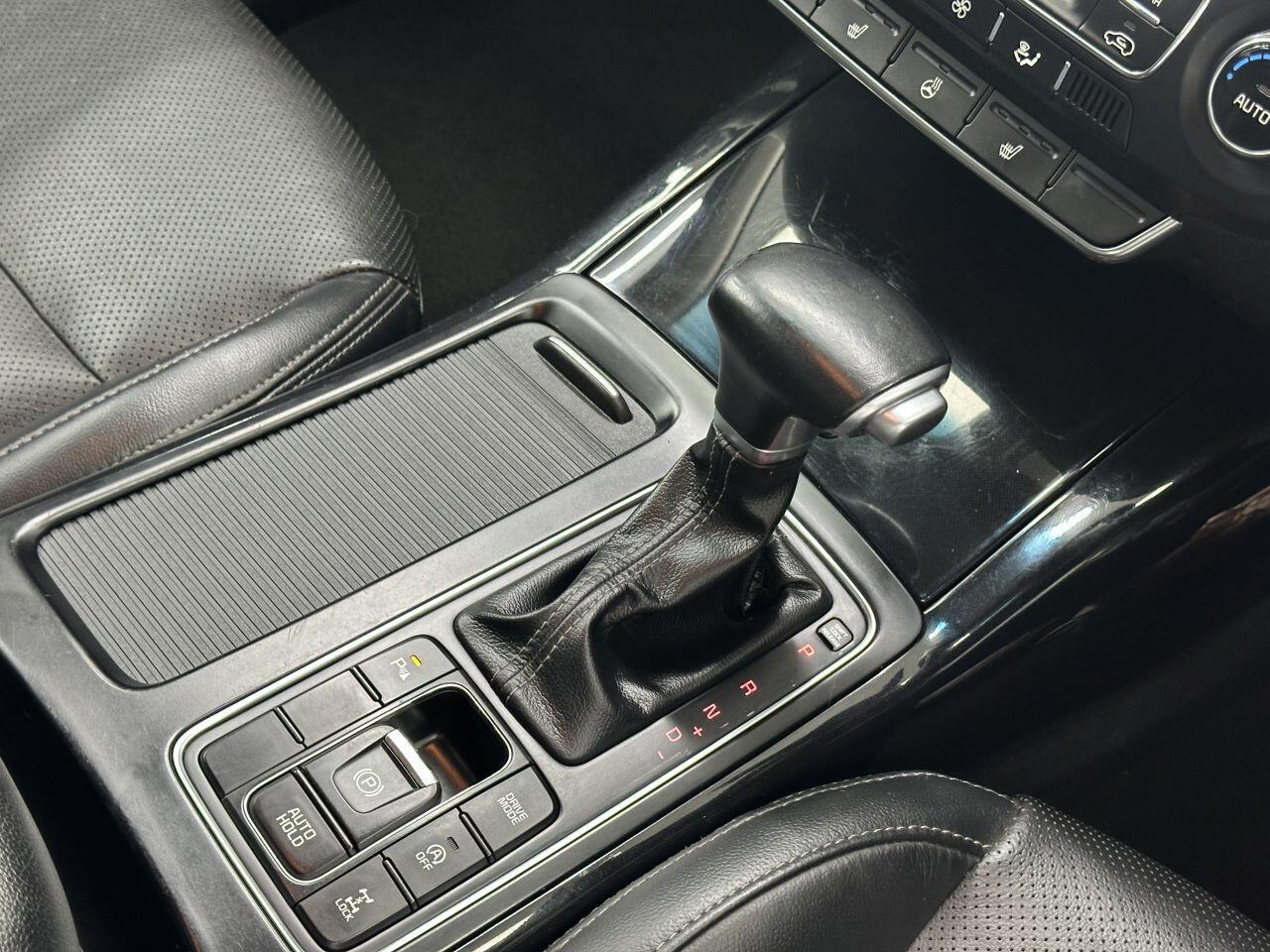 Kia Sorento - Image 28