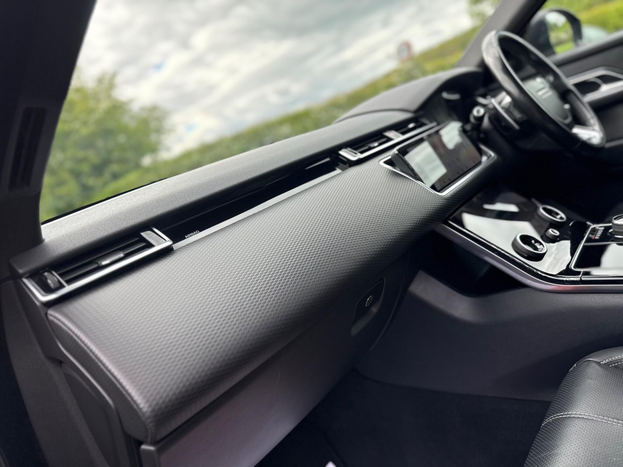 Land Rover Range Rover Velar - Image 49