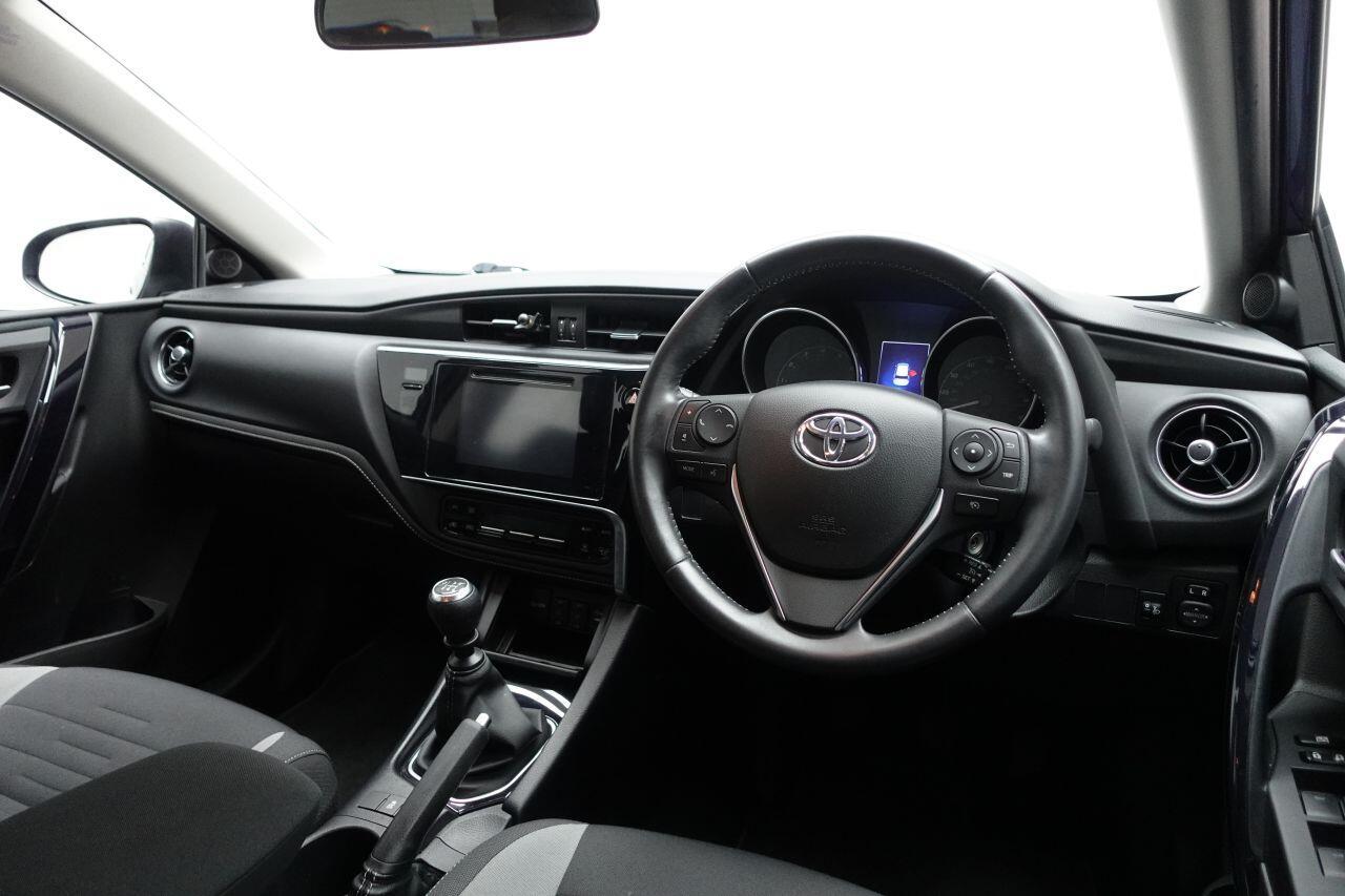 Toyota Auris - Image 15