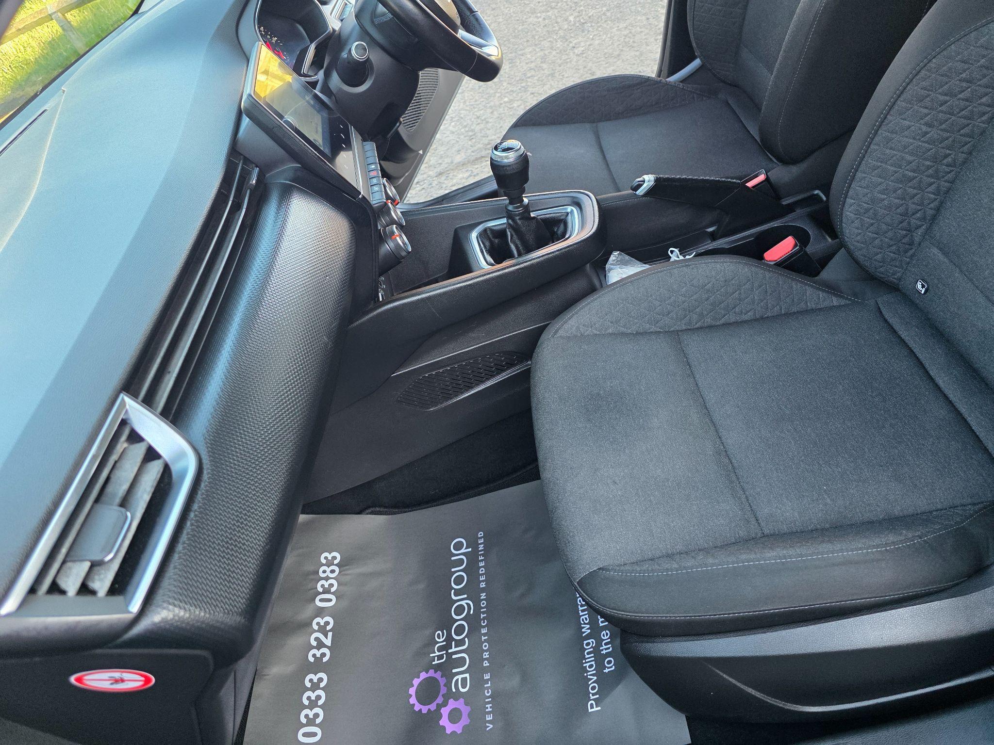 Renault Clio - Image 25