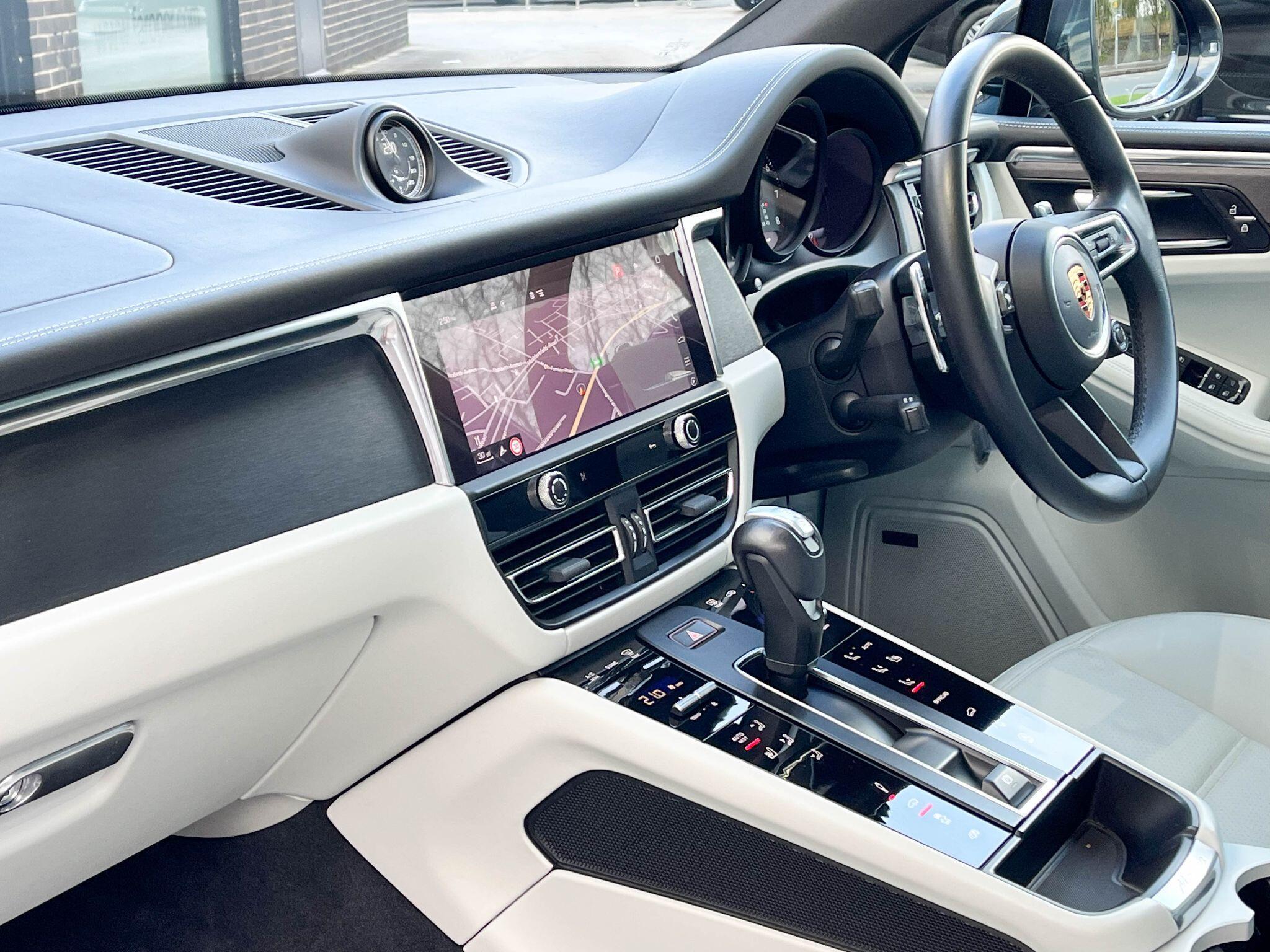 Porsche Macan - Image 5