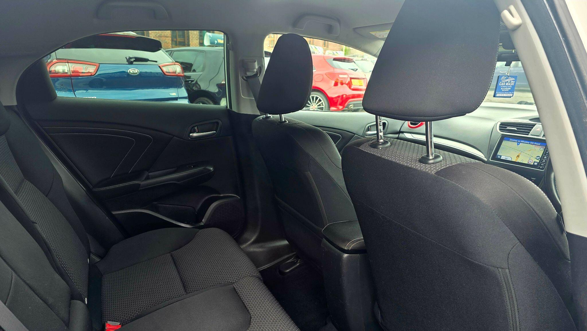 Honda Civic - Image 19