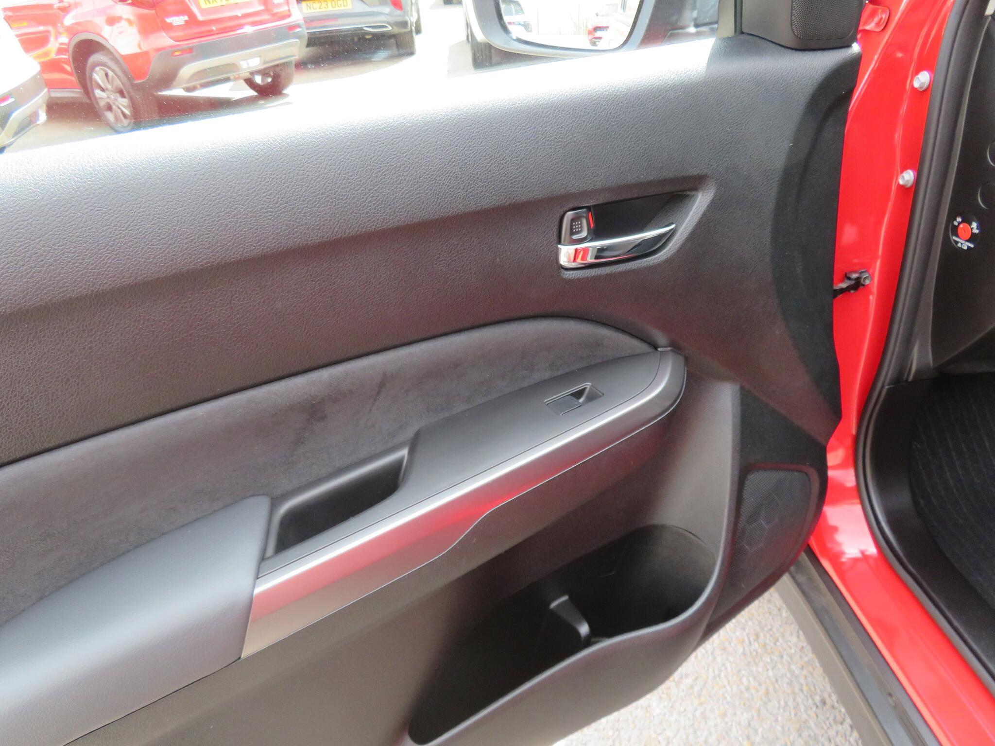 Suzuki Vitara - Image 17