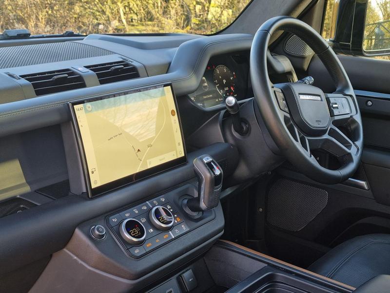 Land Rover Defender 90 - Image 15