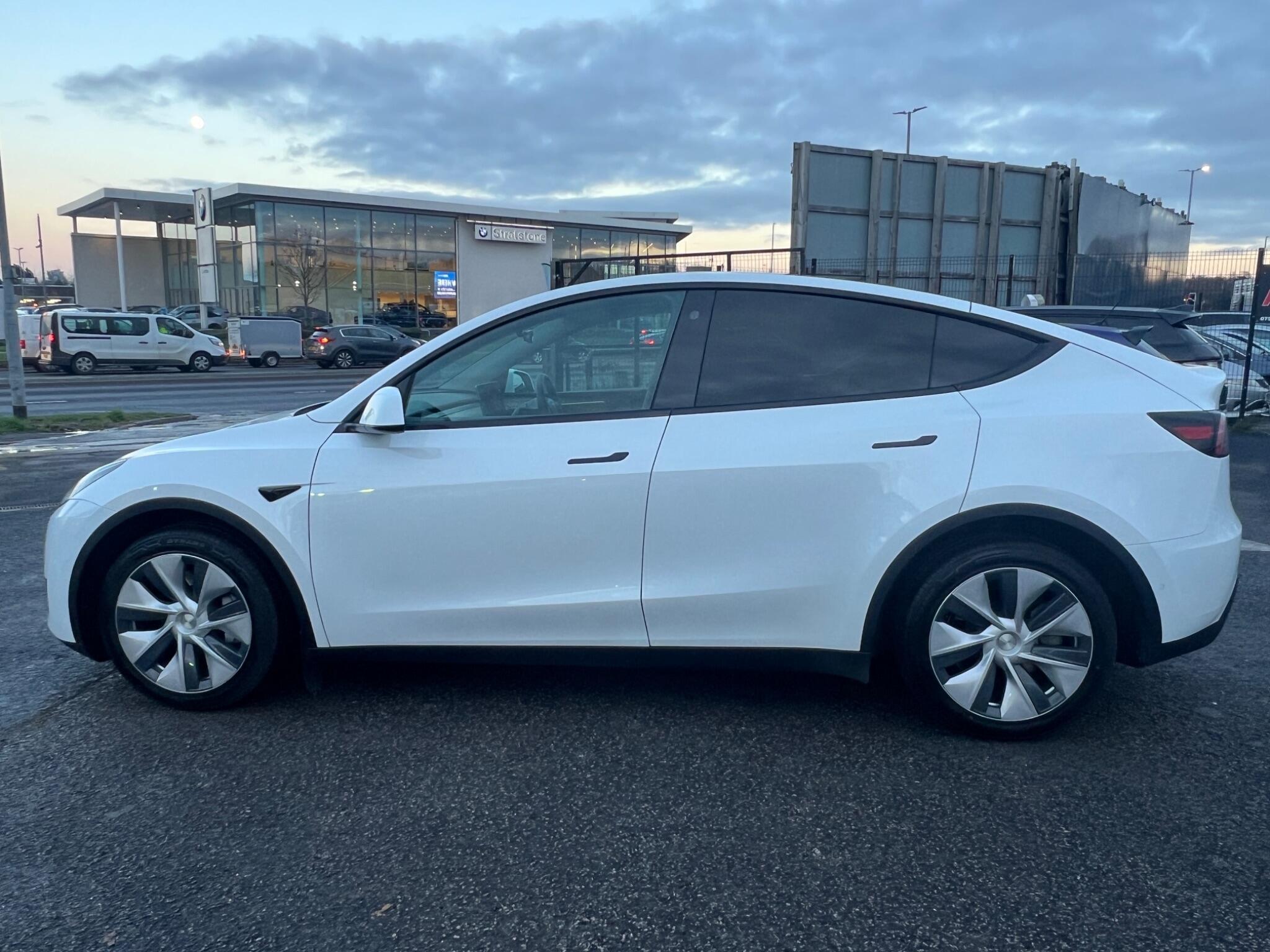 Tesla Model Y - Image 8
