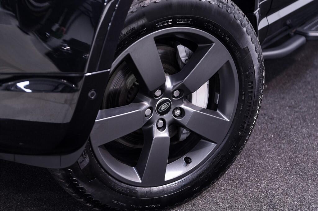 Land Rover Defender 90 - Image 33