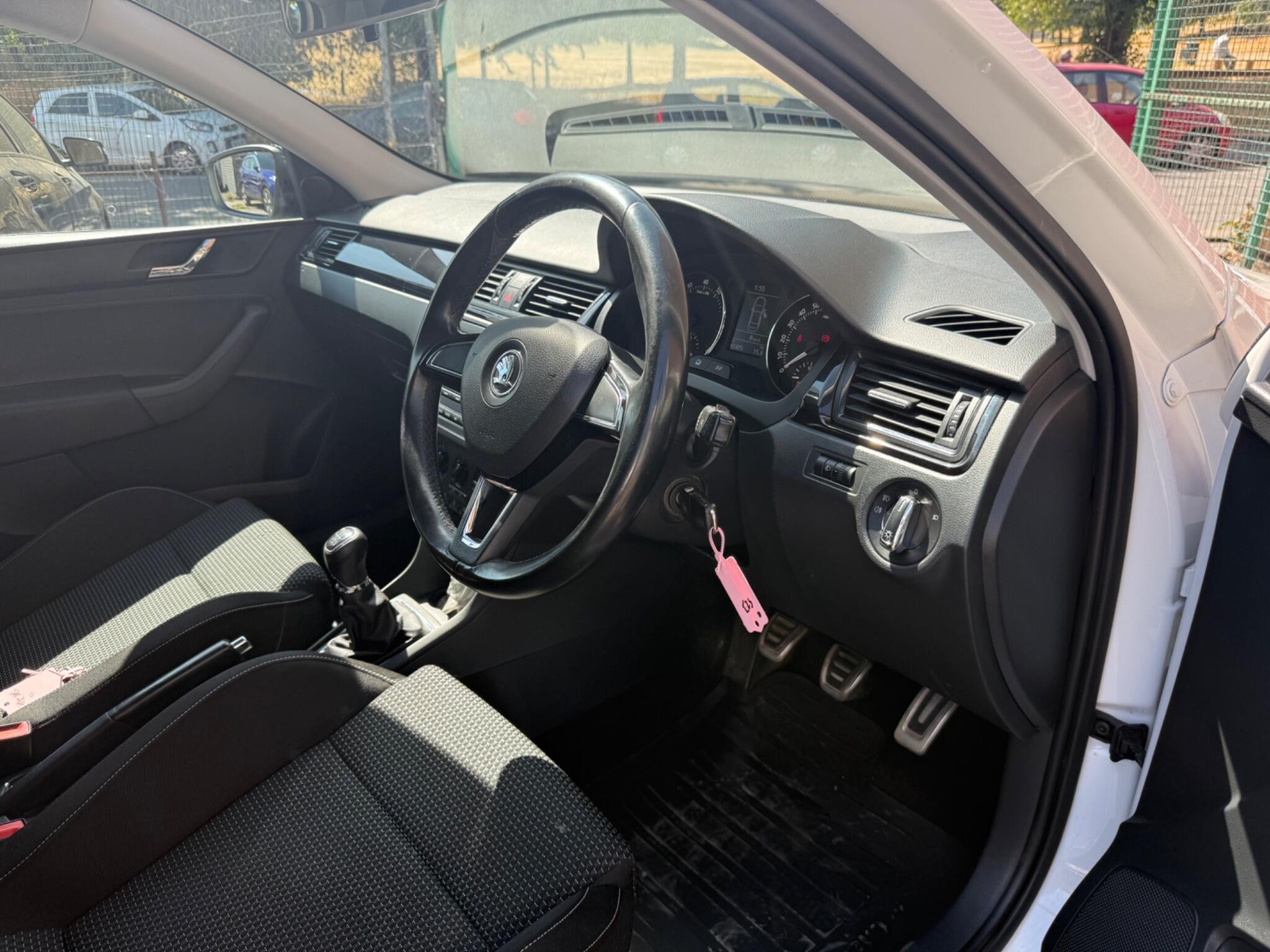Skoda Rapid - Image 17