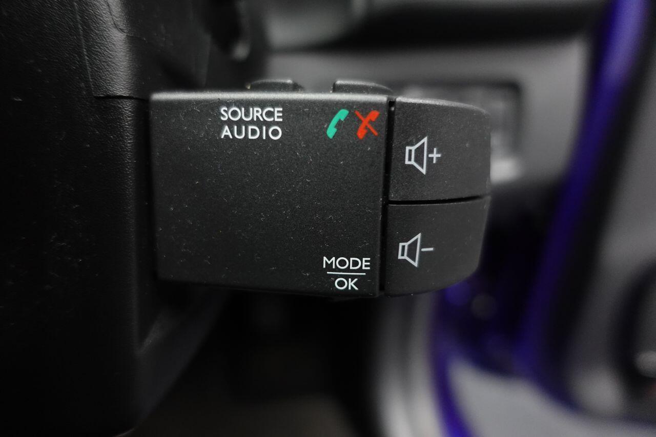 Renault Clio - Image 35