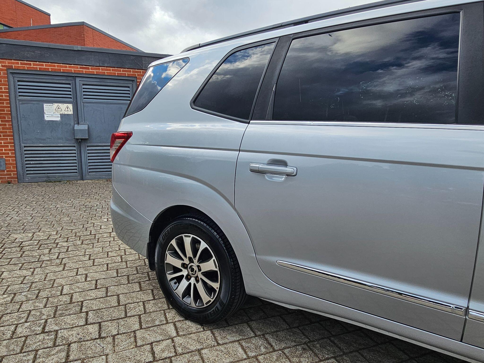 Ssangyong Turismo - Image 5
