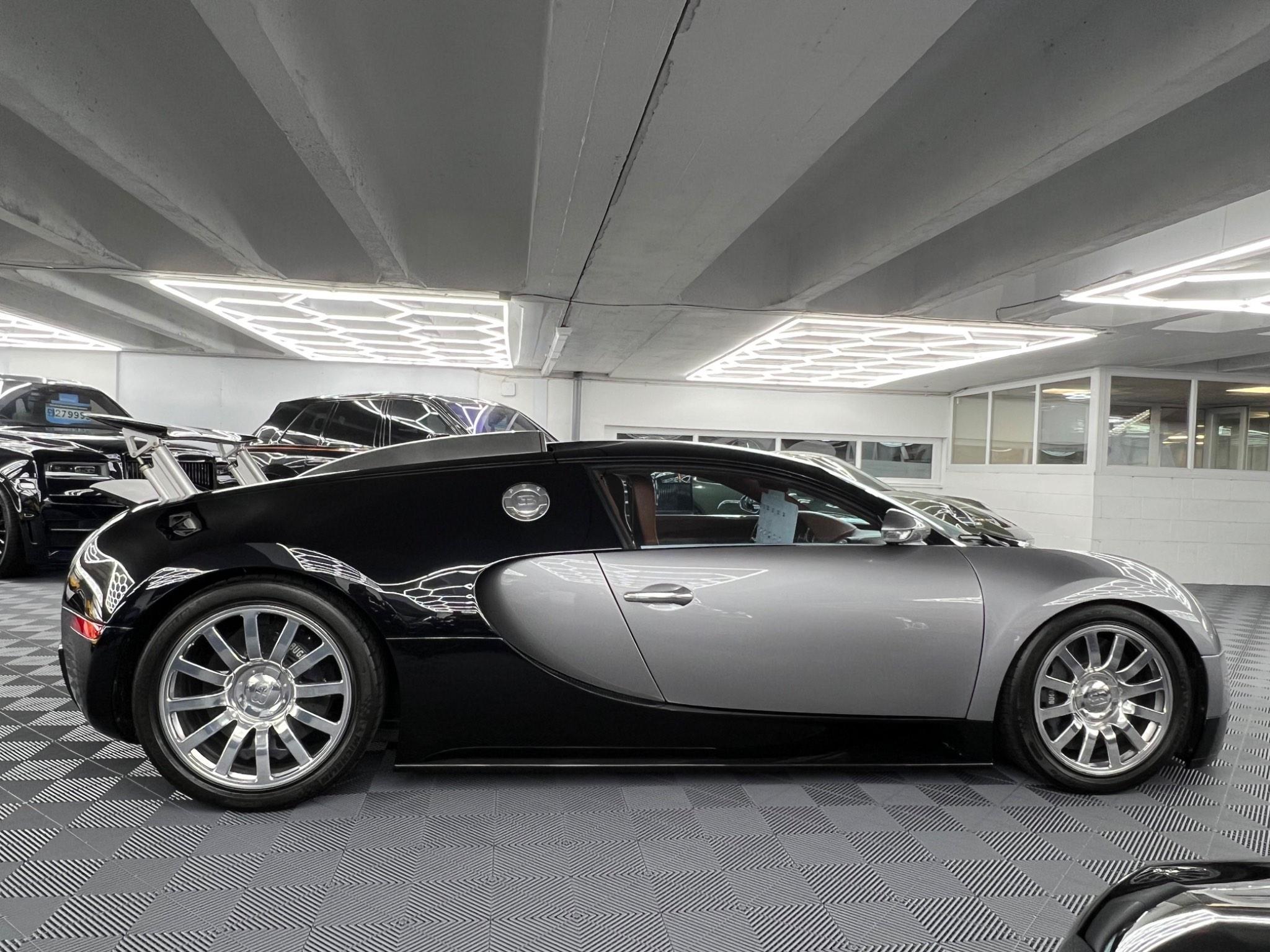 Bugatti Veyron - Image 6