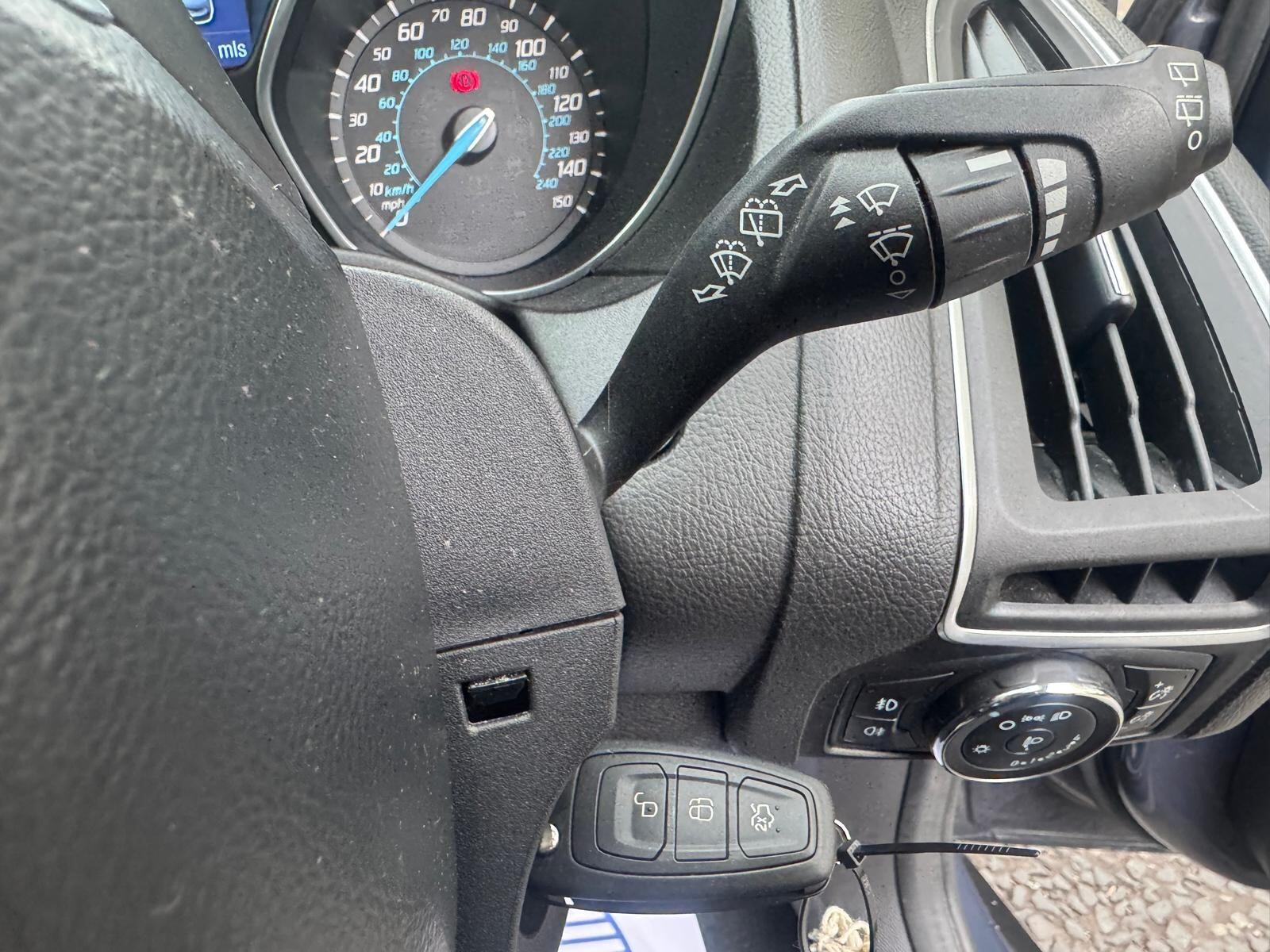 Ford Focus - Image 44