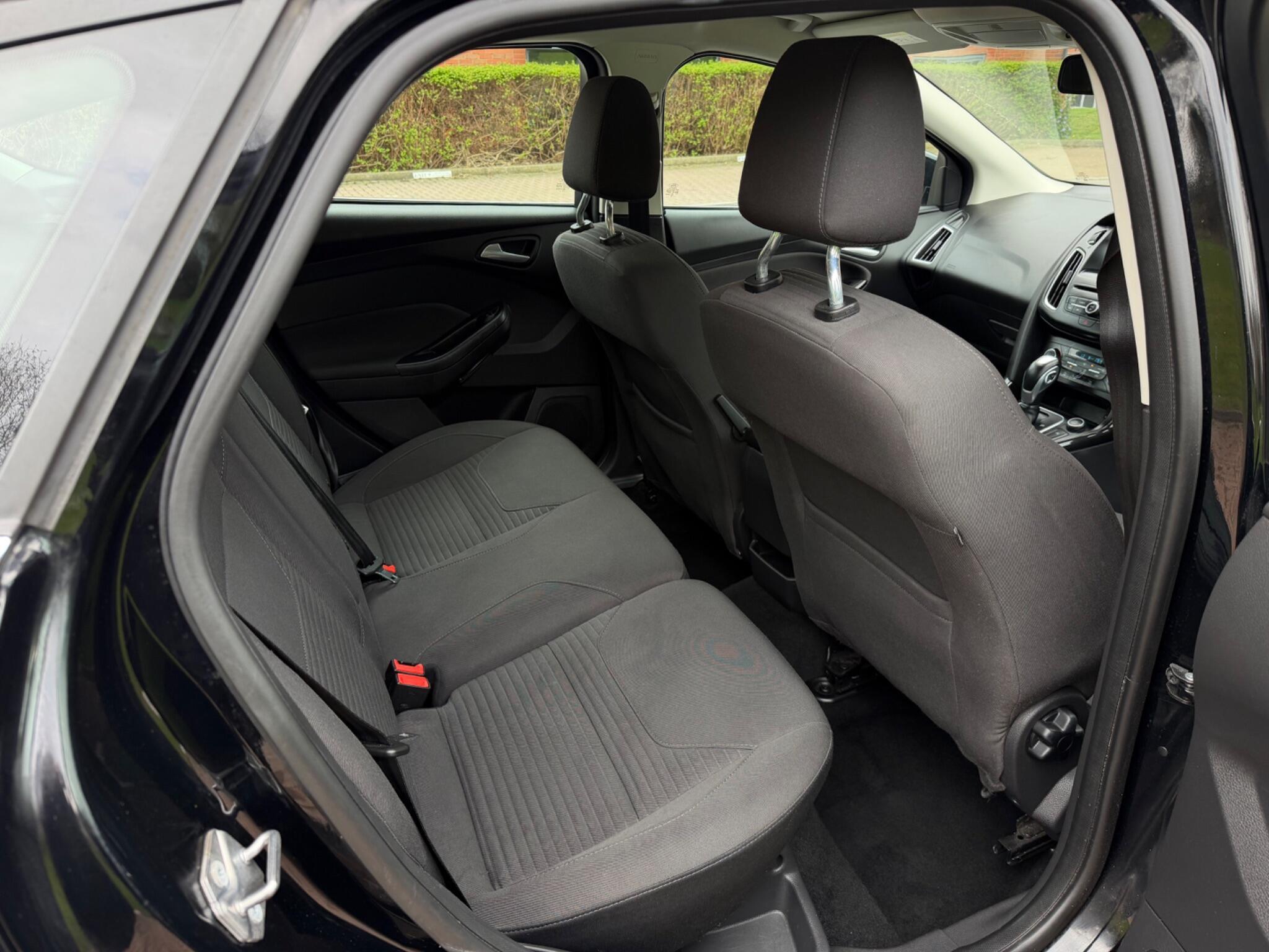 Ford Focus - Image 42