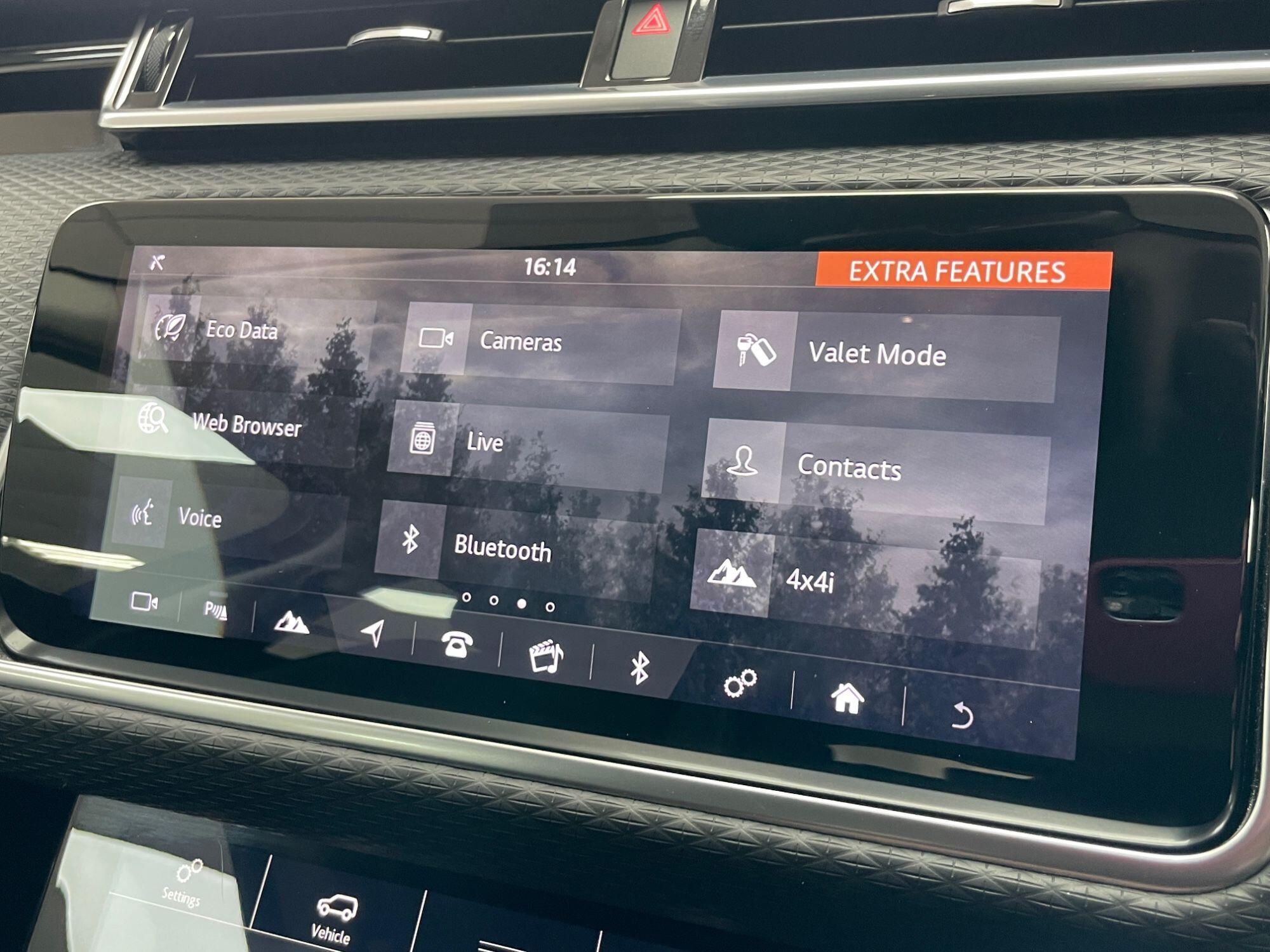 Land Rover Range Rover Velar - Image 38