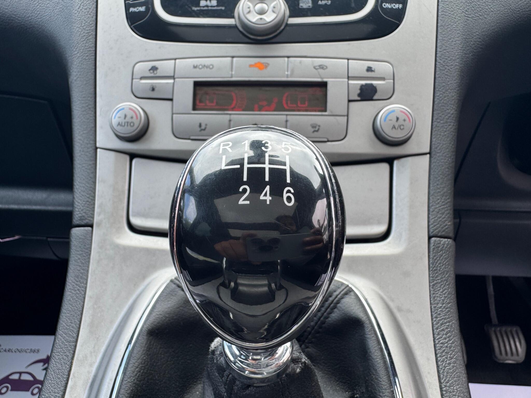 Ford S-MAX - Image 18